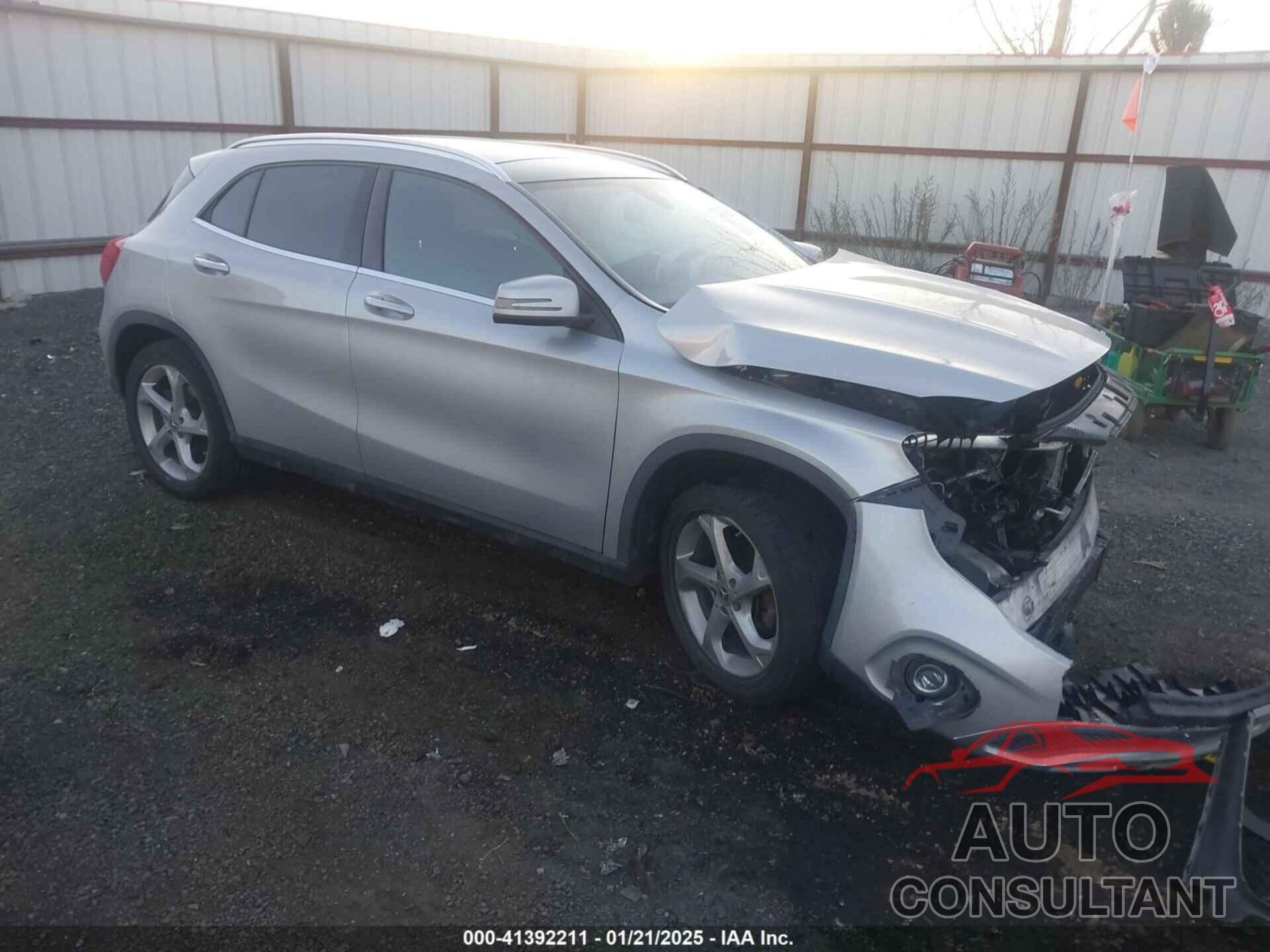 MERCEDES-BENZ GLA 250 2018 - WDCTG4GB6JJ414378