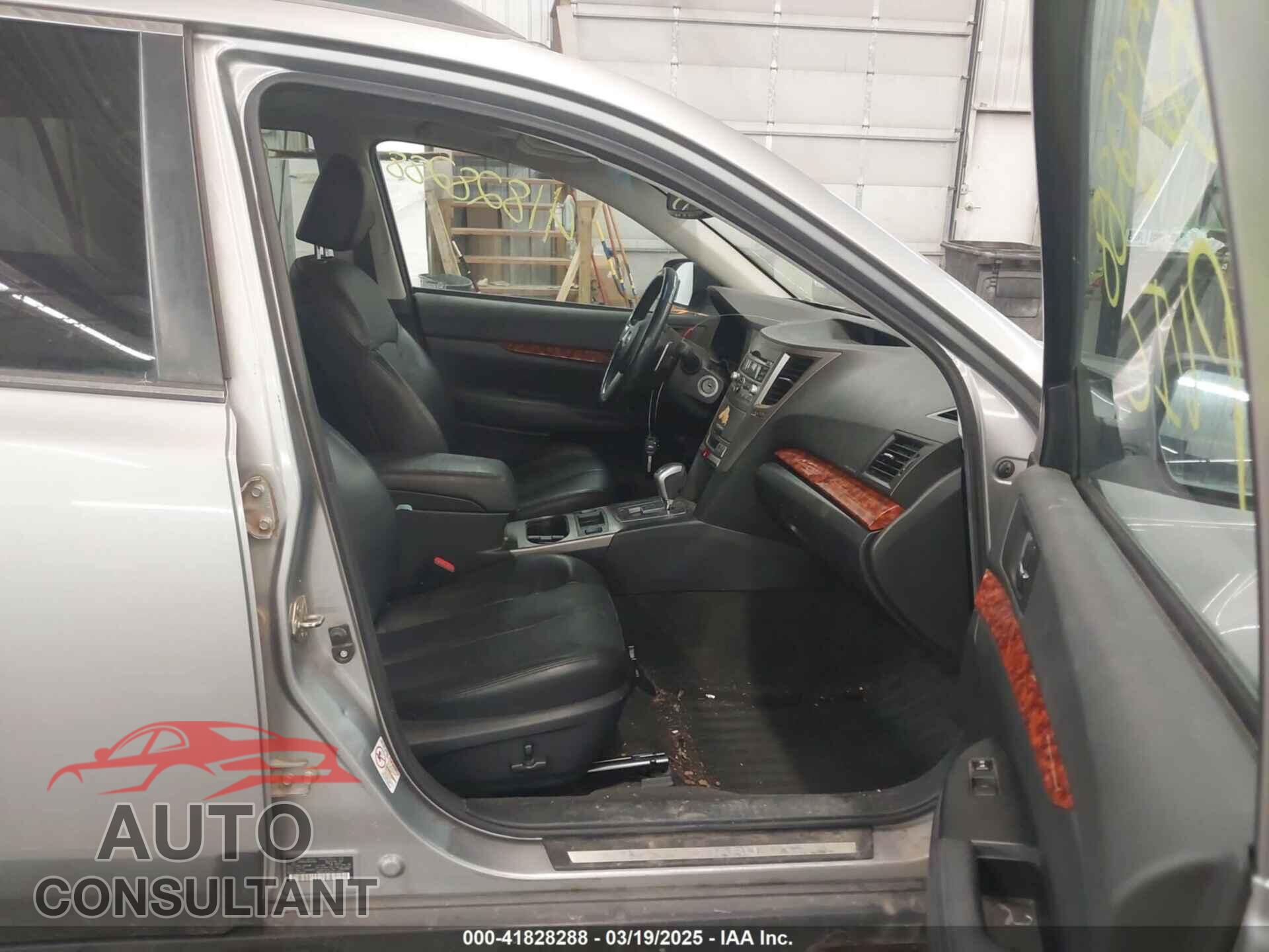 SUBARU OUTBACK 2011 - 4S4BRBKC9B3430902