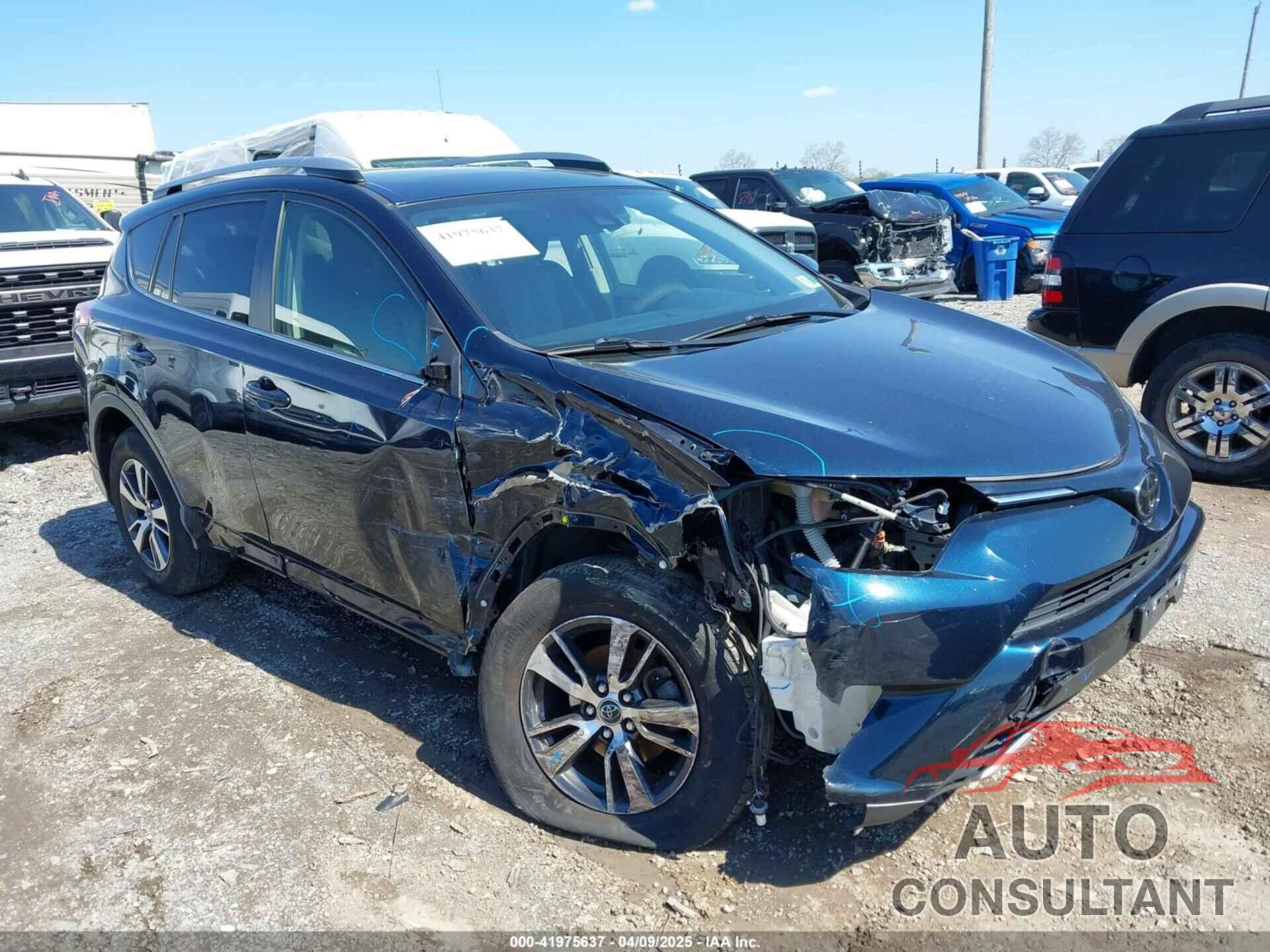 TOYOTA RAV4 2018 - JTMRFREV4JJ748261