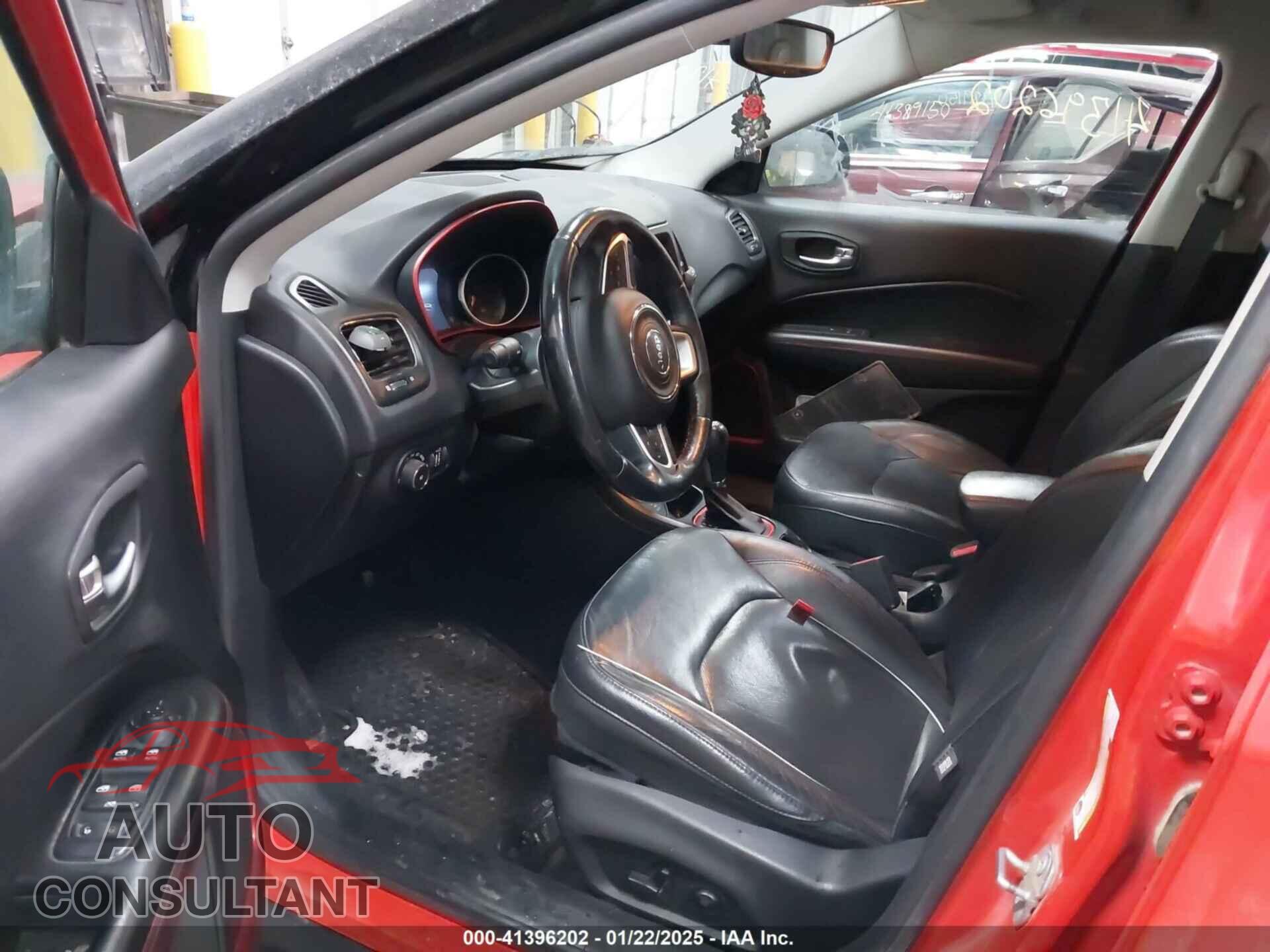 JEEP COMPASS 2018 - 3C4NJDDB7JT168468
