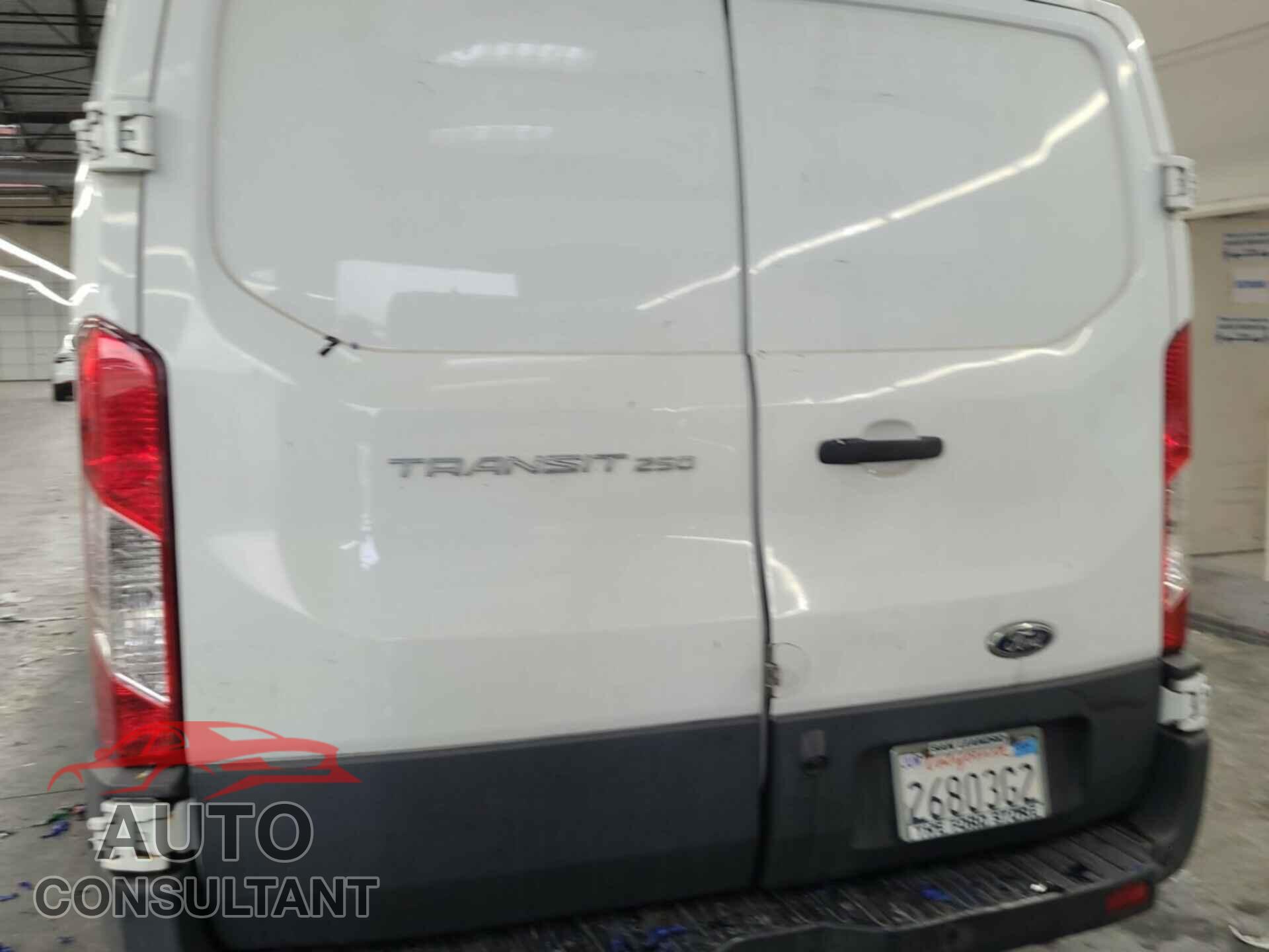 FORD TRANSIT-250 2017 - 1FTYR1YM8HKA32023