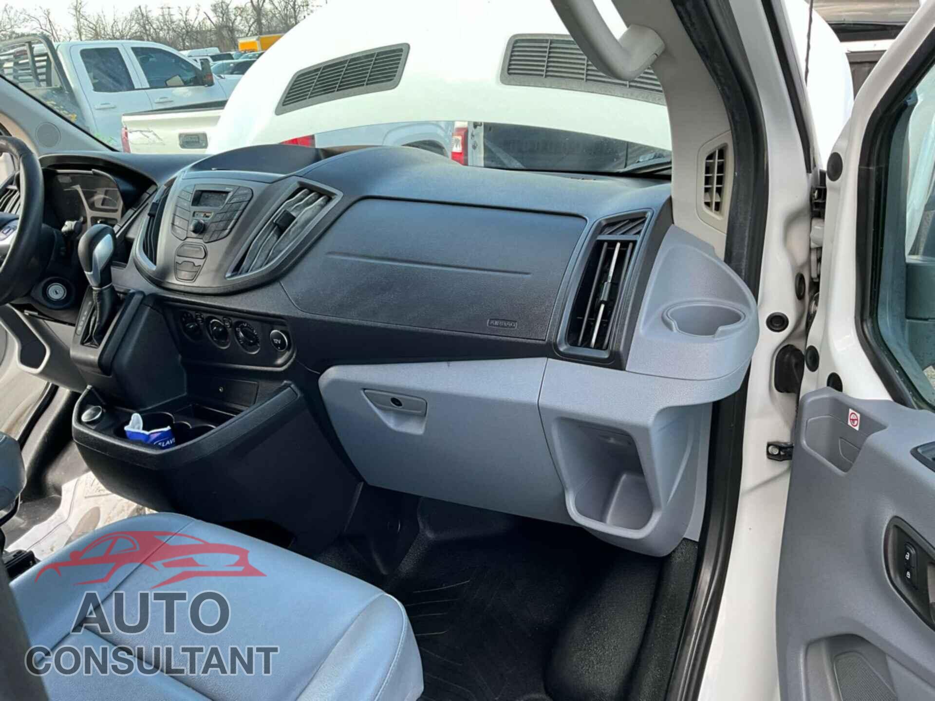 FORD TRANSIT 2019 - 1FTYE1YM2KKA52562