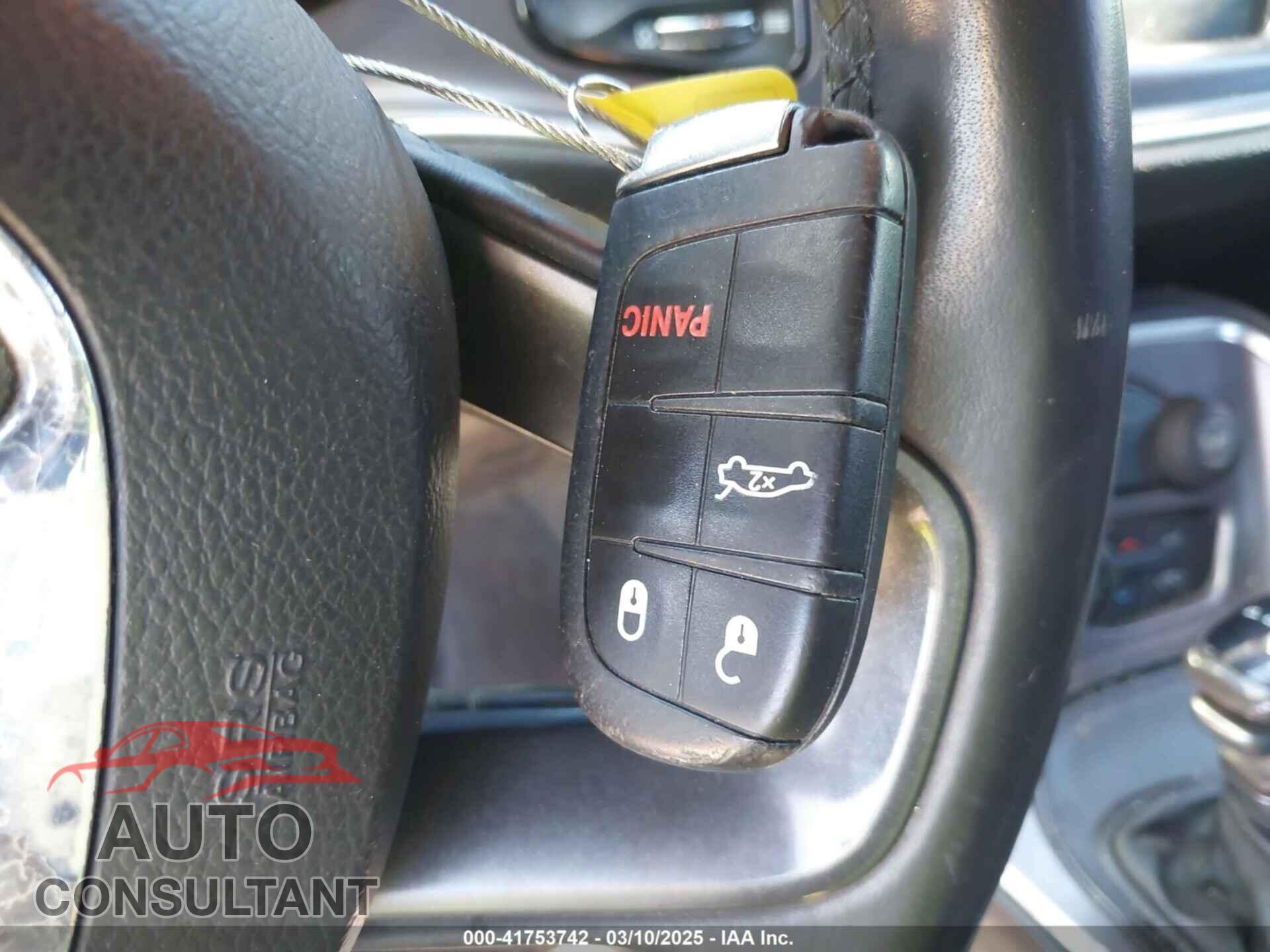 DODGE CHALLENGER 2015 - 2C3CDZAT2FH710640