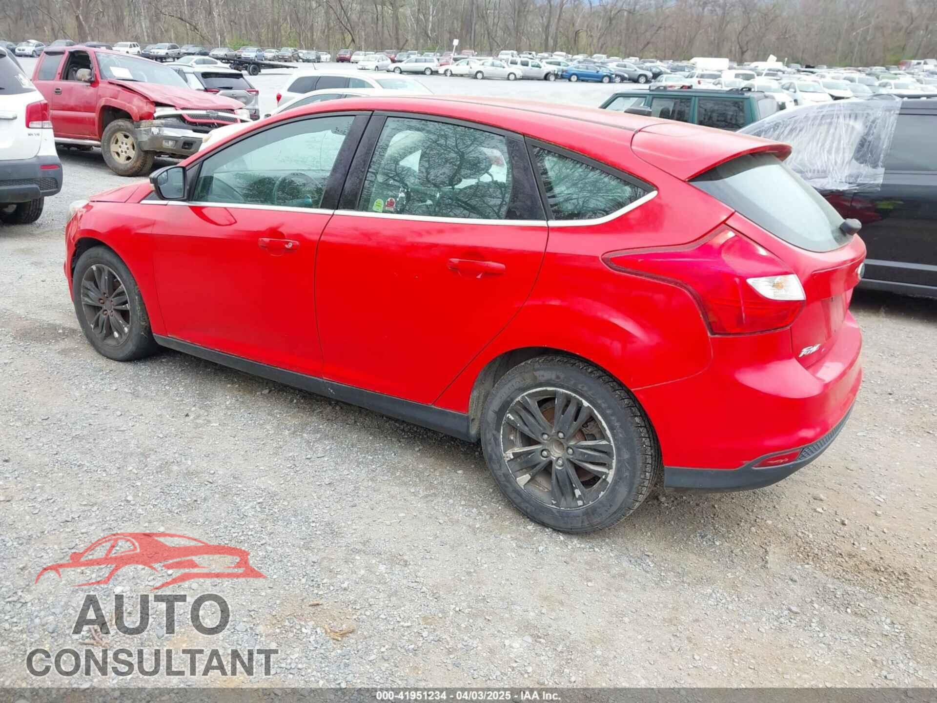 FORD FOCUS 2012 - 1FAHP3M22CL307464