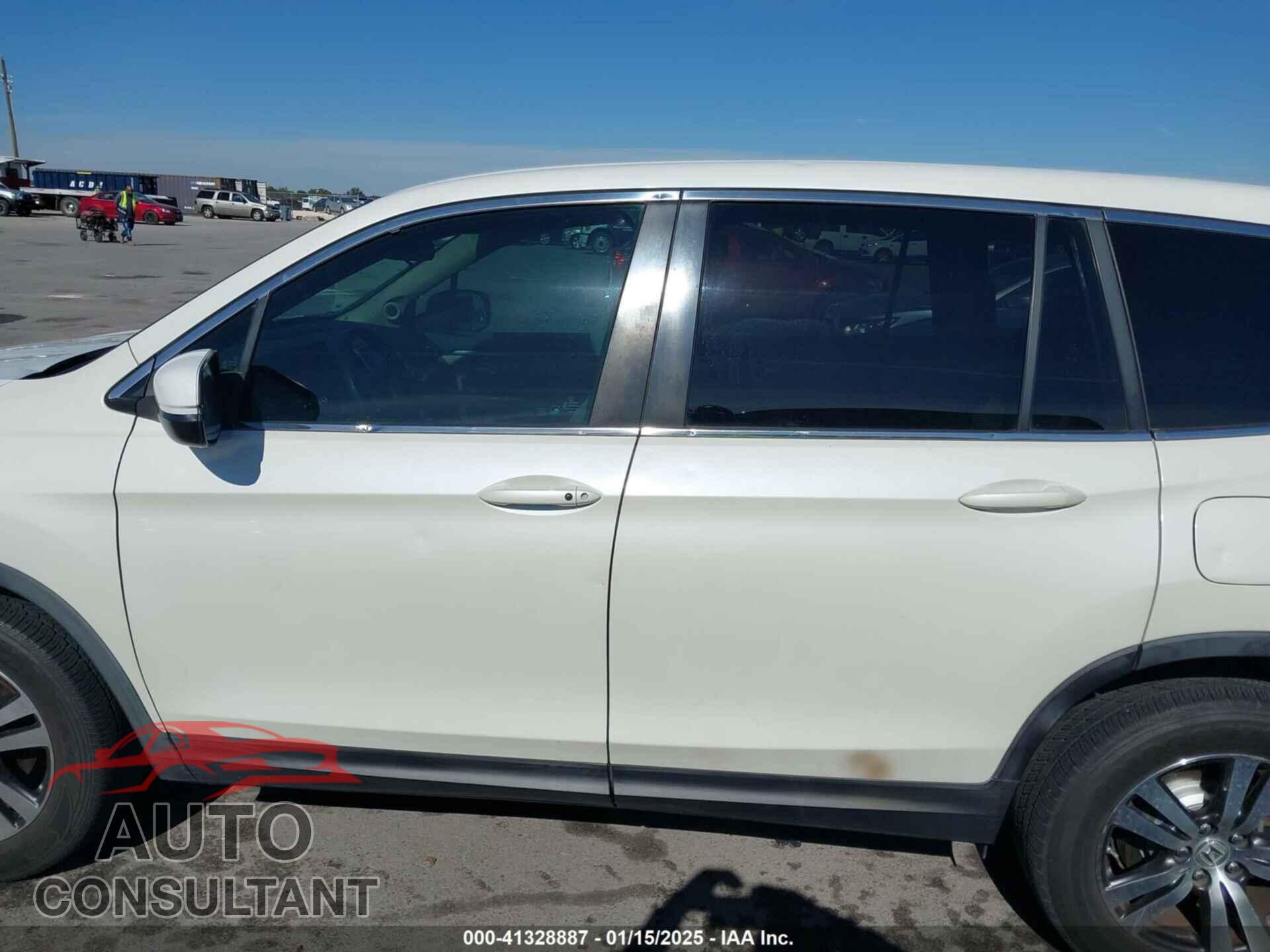 HONDA PILOT 2016 - 5FNYF6H49GB044229