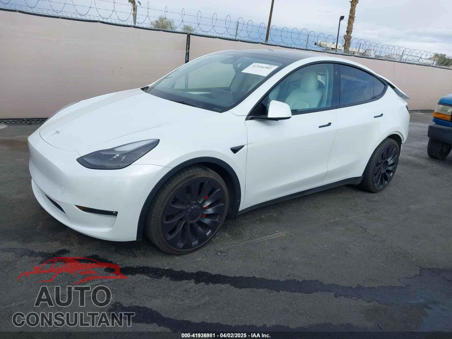 TESLA MODEL Y 2023 - 7SAYGDEFXPF589477