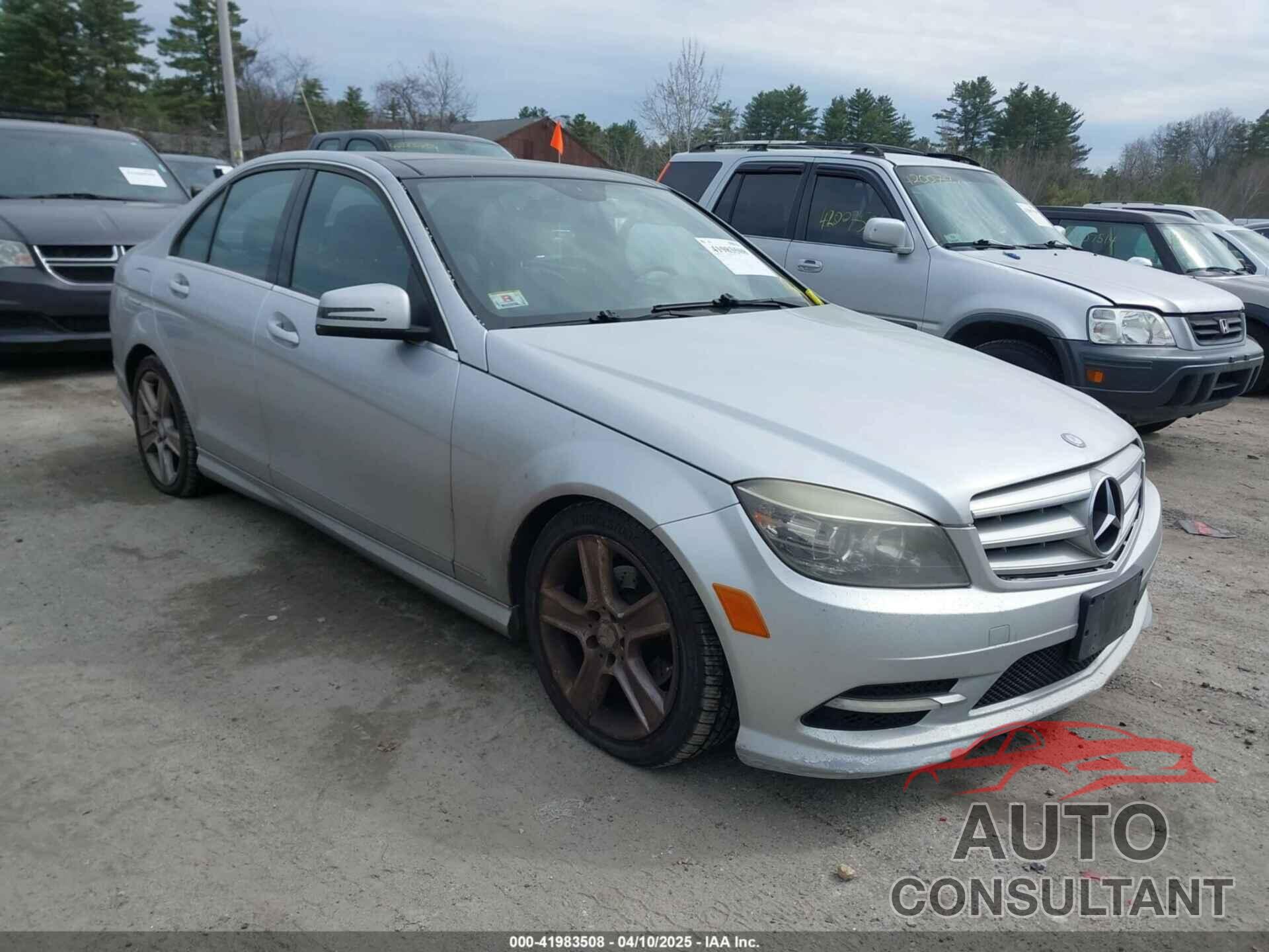 MERCEDES-BENZ C 300 2011 - WDDGF8BB1BR135955