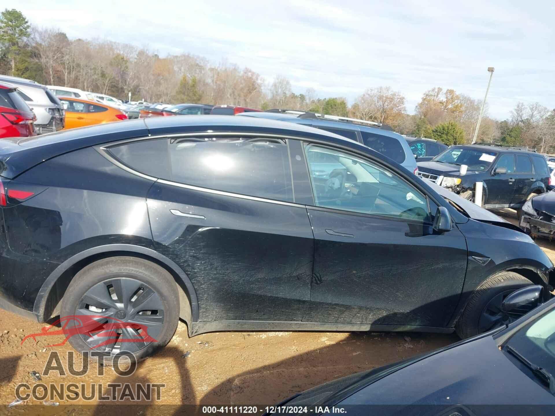 TESLA MODEL Y 2024 - 7SAYGDEE3RA329560