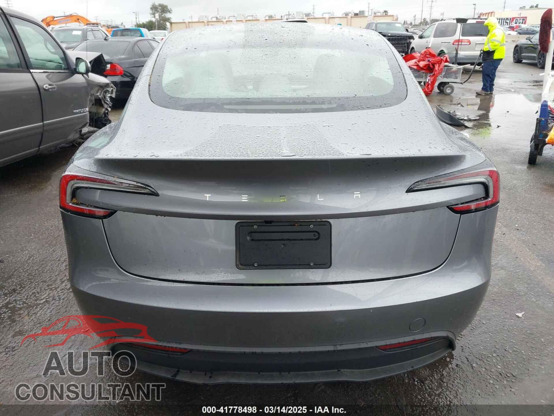 TESLA MODEL 3 2025 - 5YJ3E1EA2SF885408
