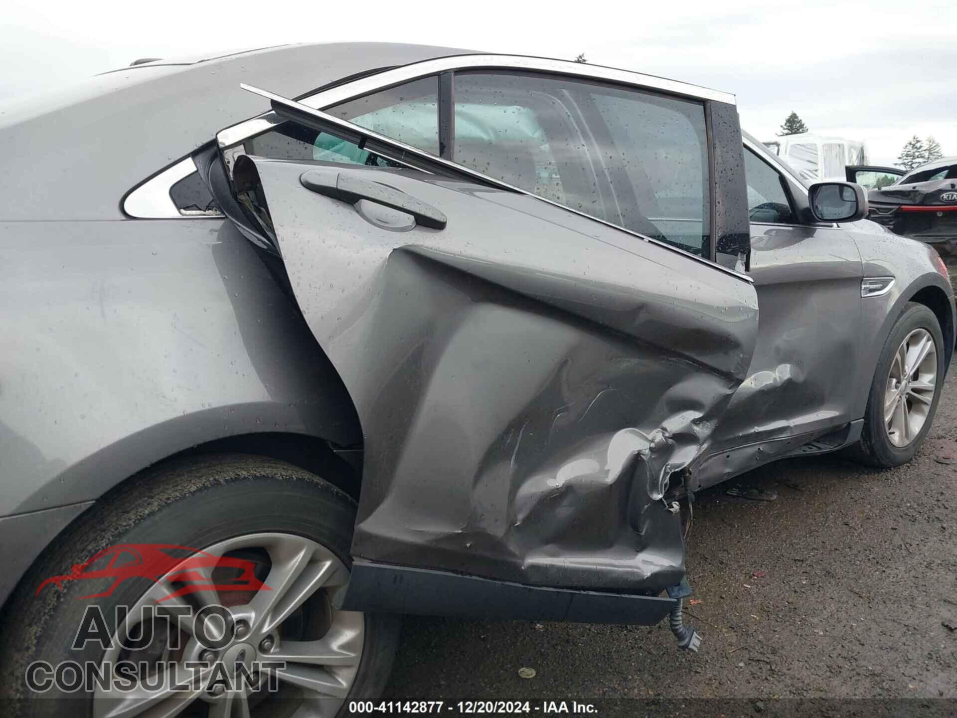 FORD TAURUS 2013 - 1FAHP2E82DG164815