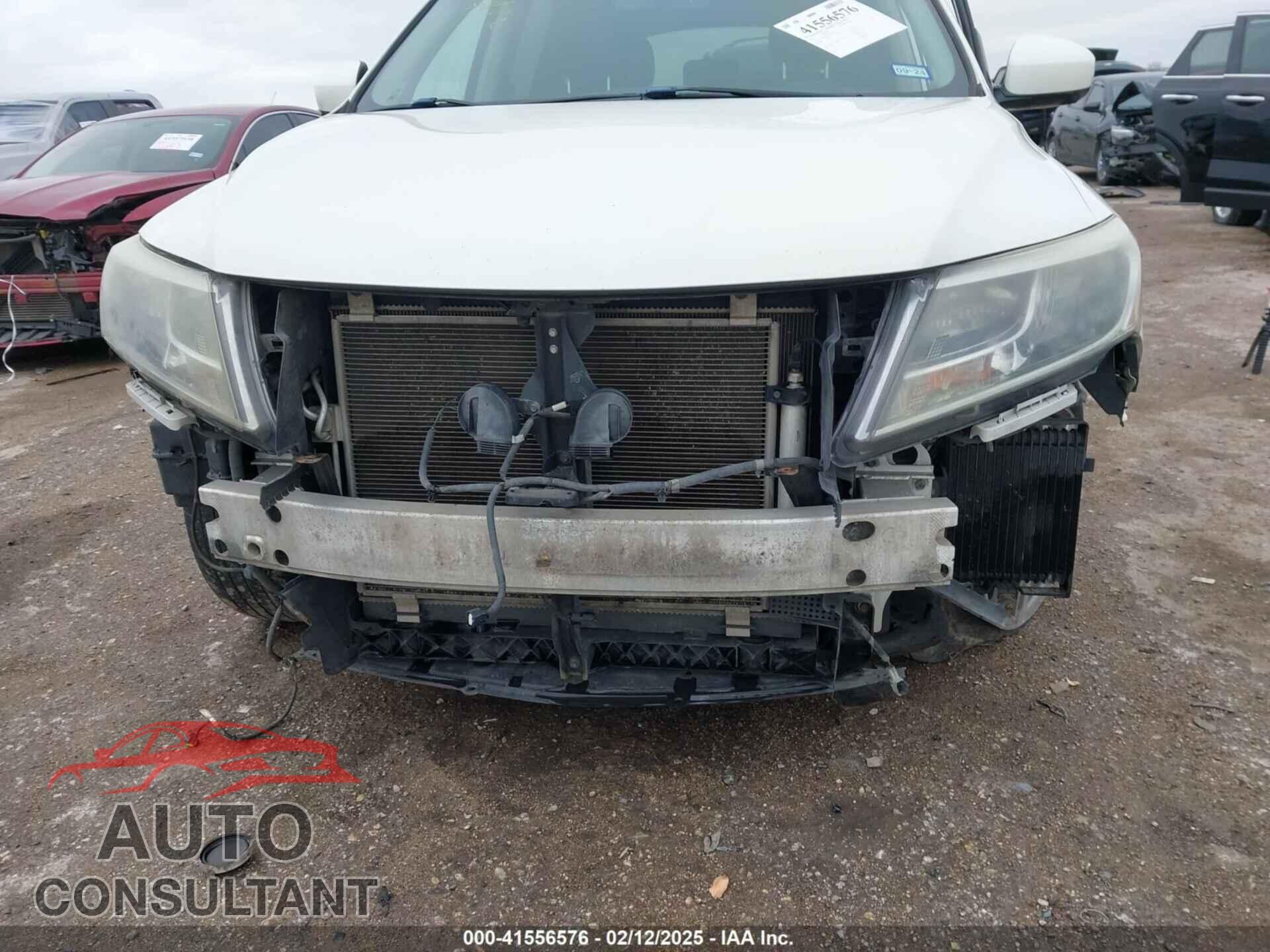 NISSAN PATHFINDER 2015 - 5N1AR2MM7FC611097