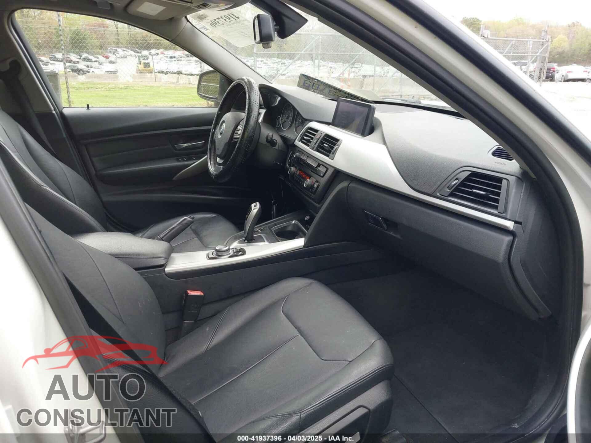 BMW 328I 2013 - WBA3B5G57DNS05293