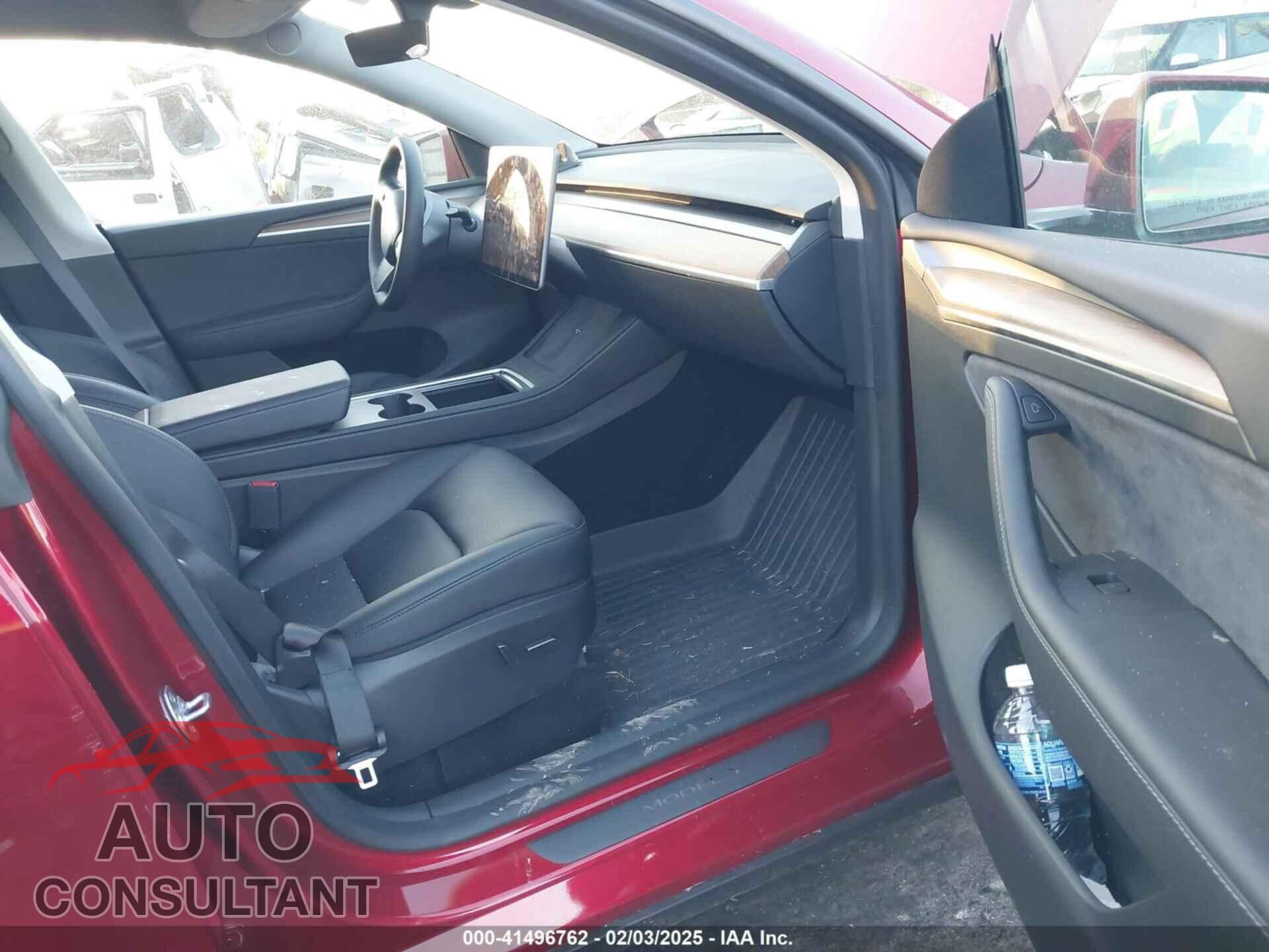 TESLA MODEL Y 2024 - 7SAYGDED0RF003564