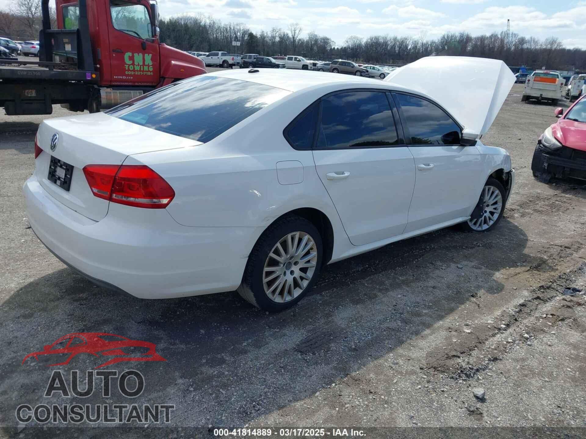 VOLKSWAGEN PASSAT 2013 - 1VWAP7A34DC083824