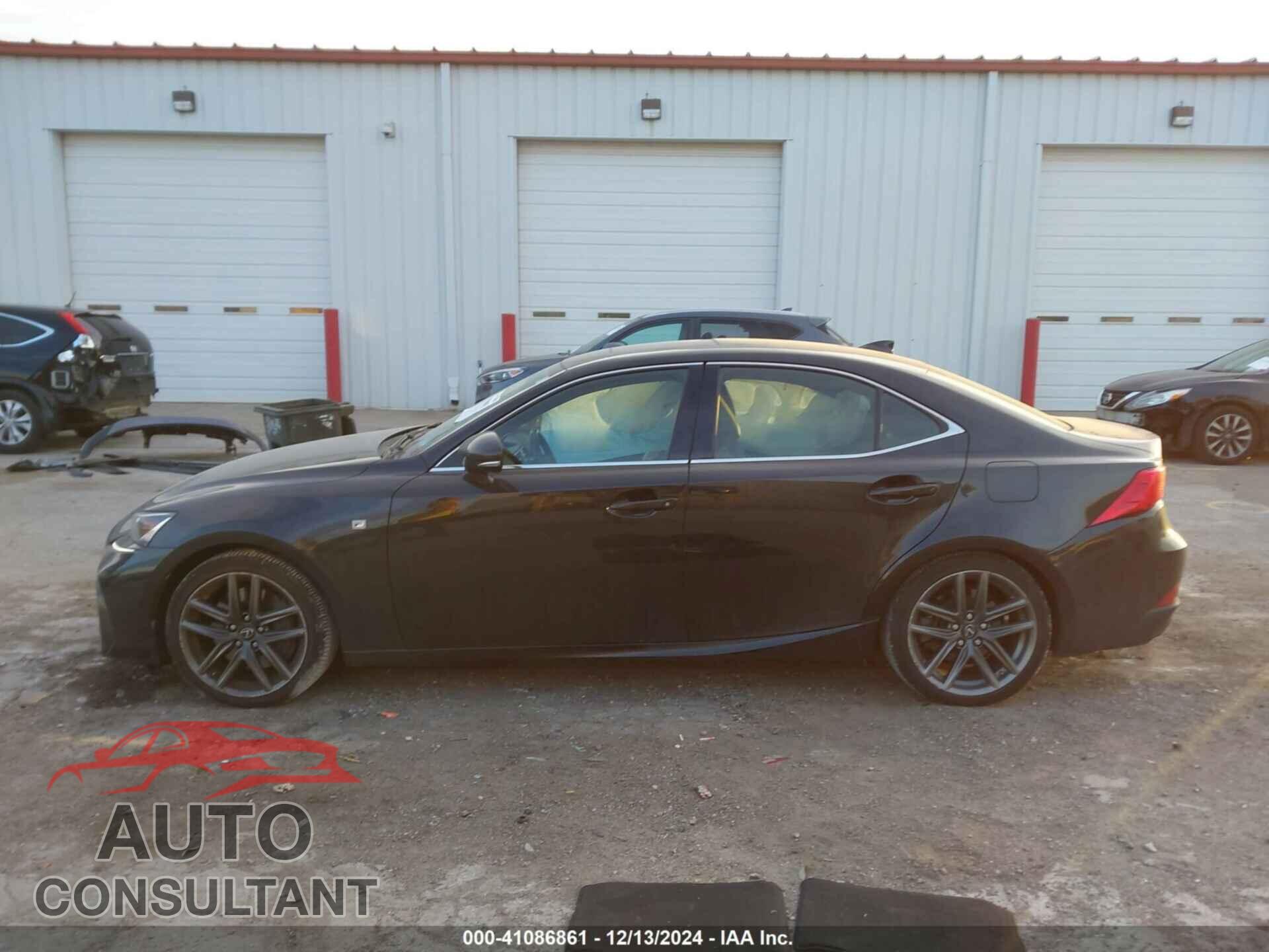 LEXUS IS 300 2018 - JTHBA1D20J5077946