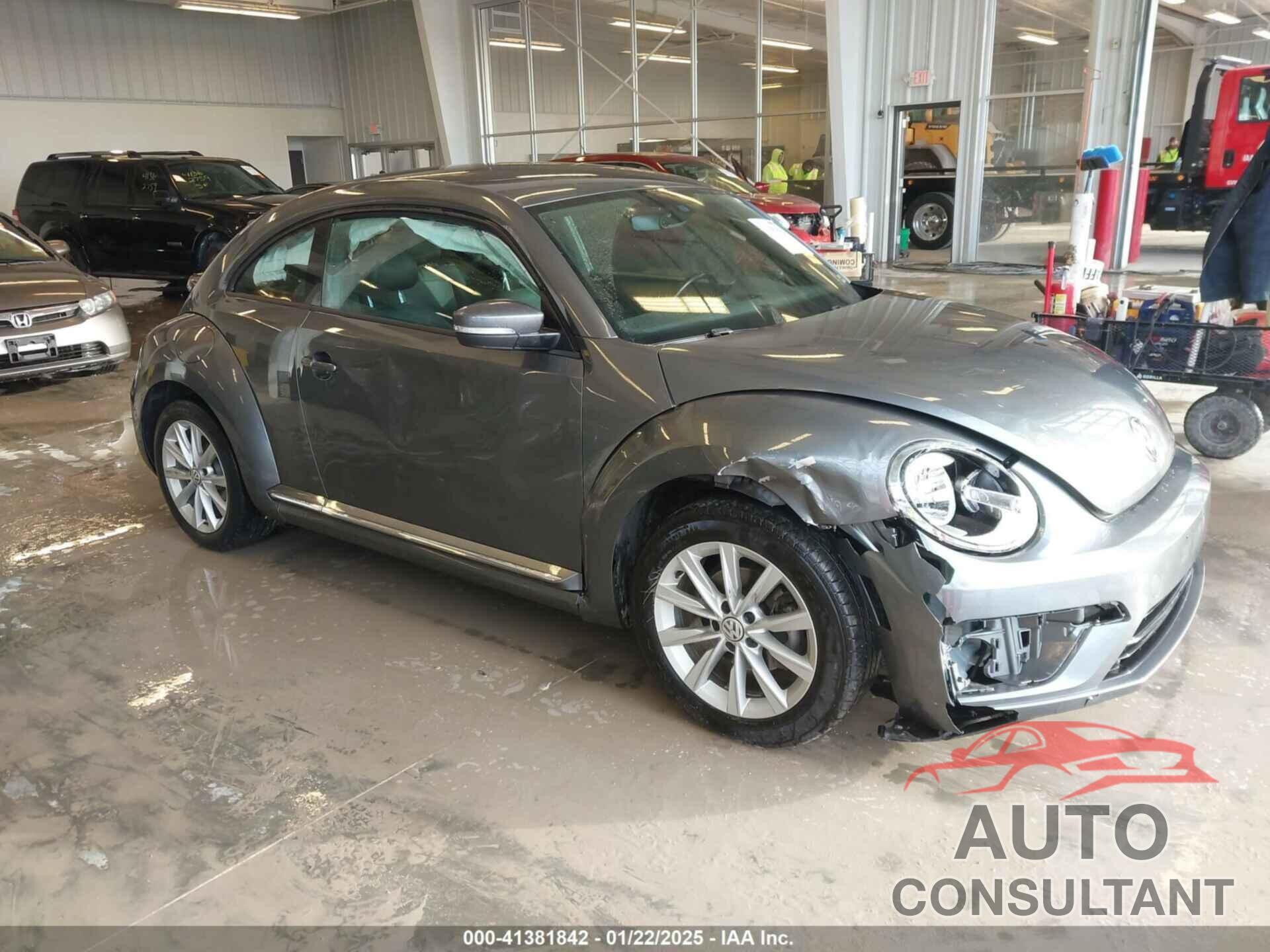 VOLKSWAGEN BEETLE 2018 - 3VWFD7AT6JM703758