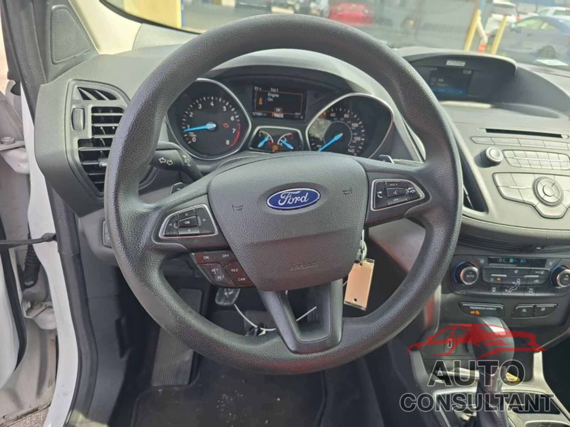 FORD ESCAPE 2017 - 1FMCU0GD4HUC98773