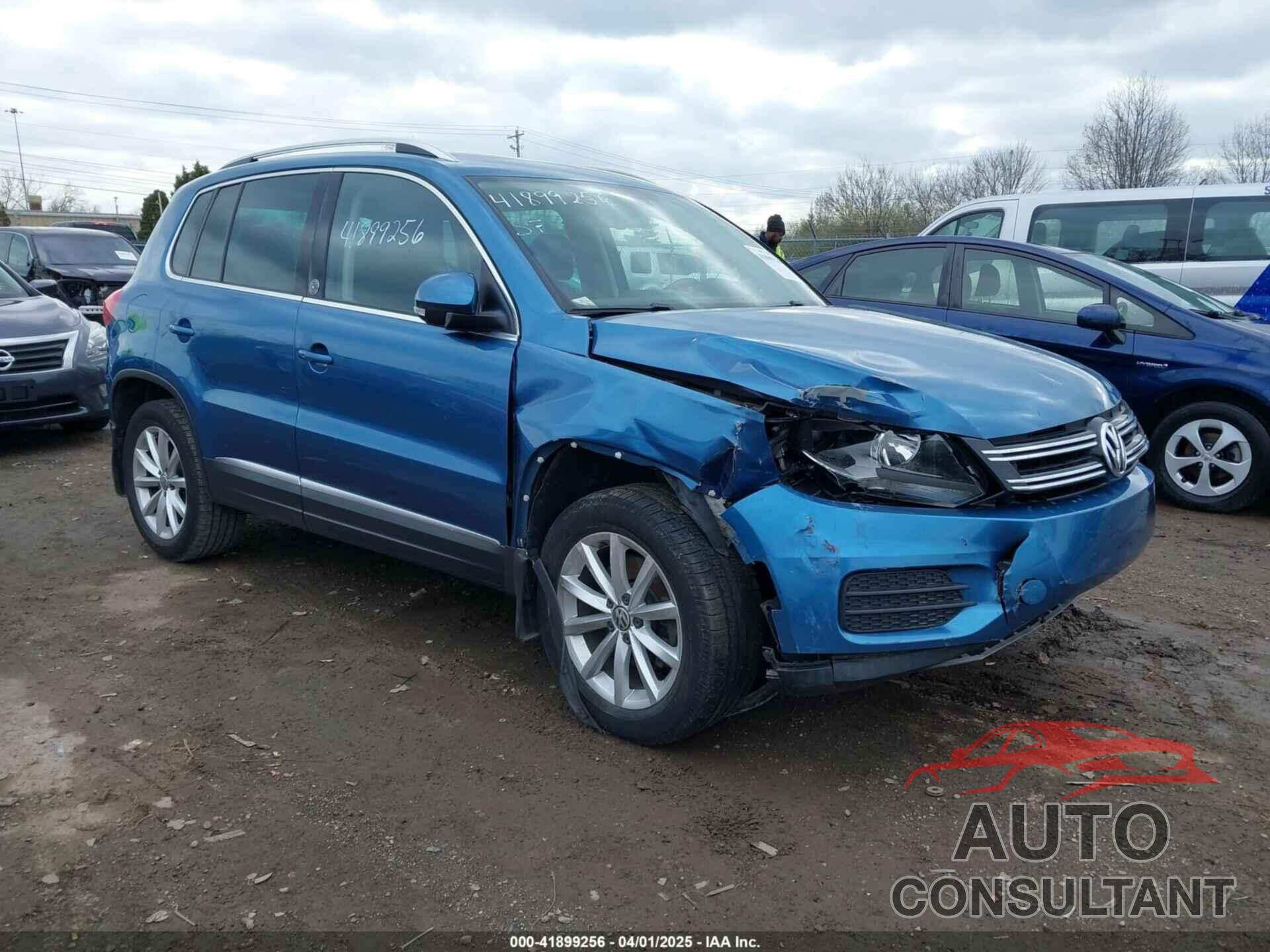 VOLKSWAGEN TIGUAN 2017 - WVGSV7AXXHK015048
