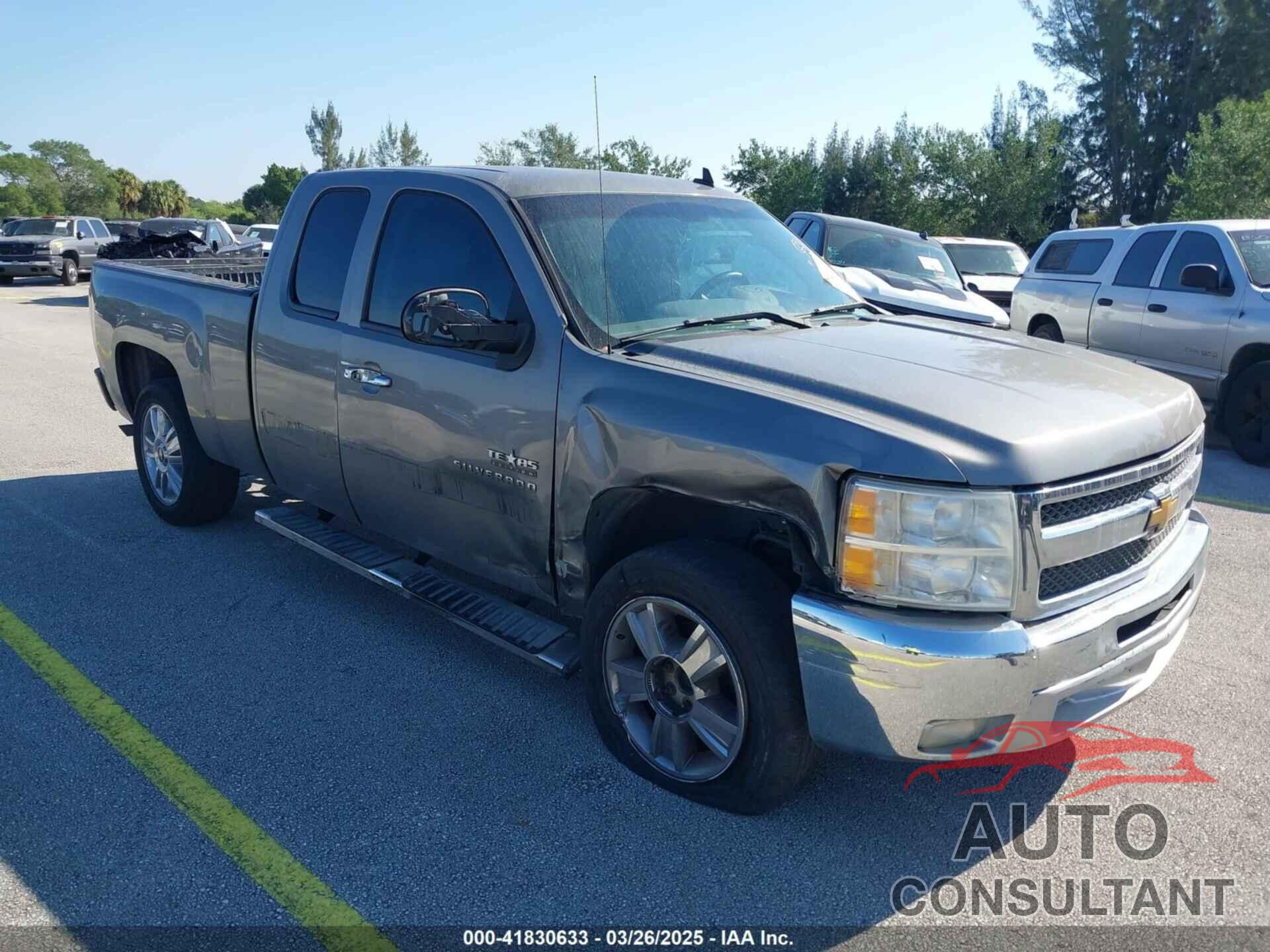 CHEVROLET SILVERADO 1500 2013 - 1GCRCSE05DZ148746