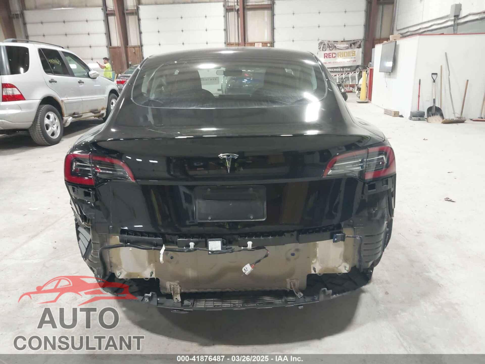 TESLA MODEL 3 2023 - 5YJ3E1EA5PF552241