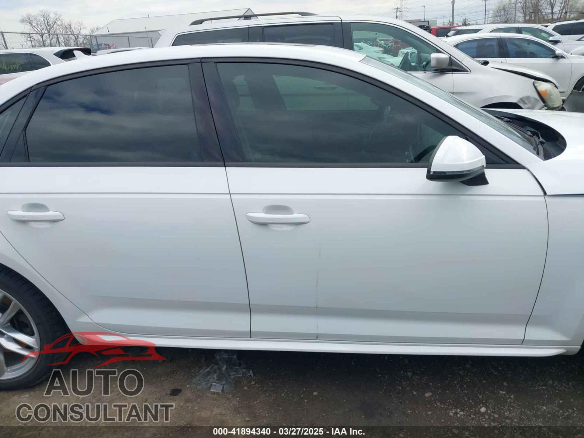 AUDI A4 2017 - WAUDNAF43HN045092