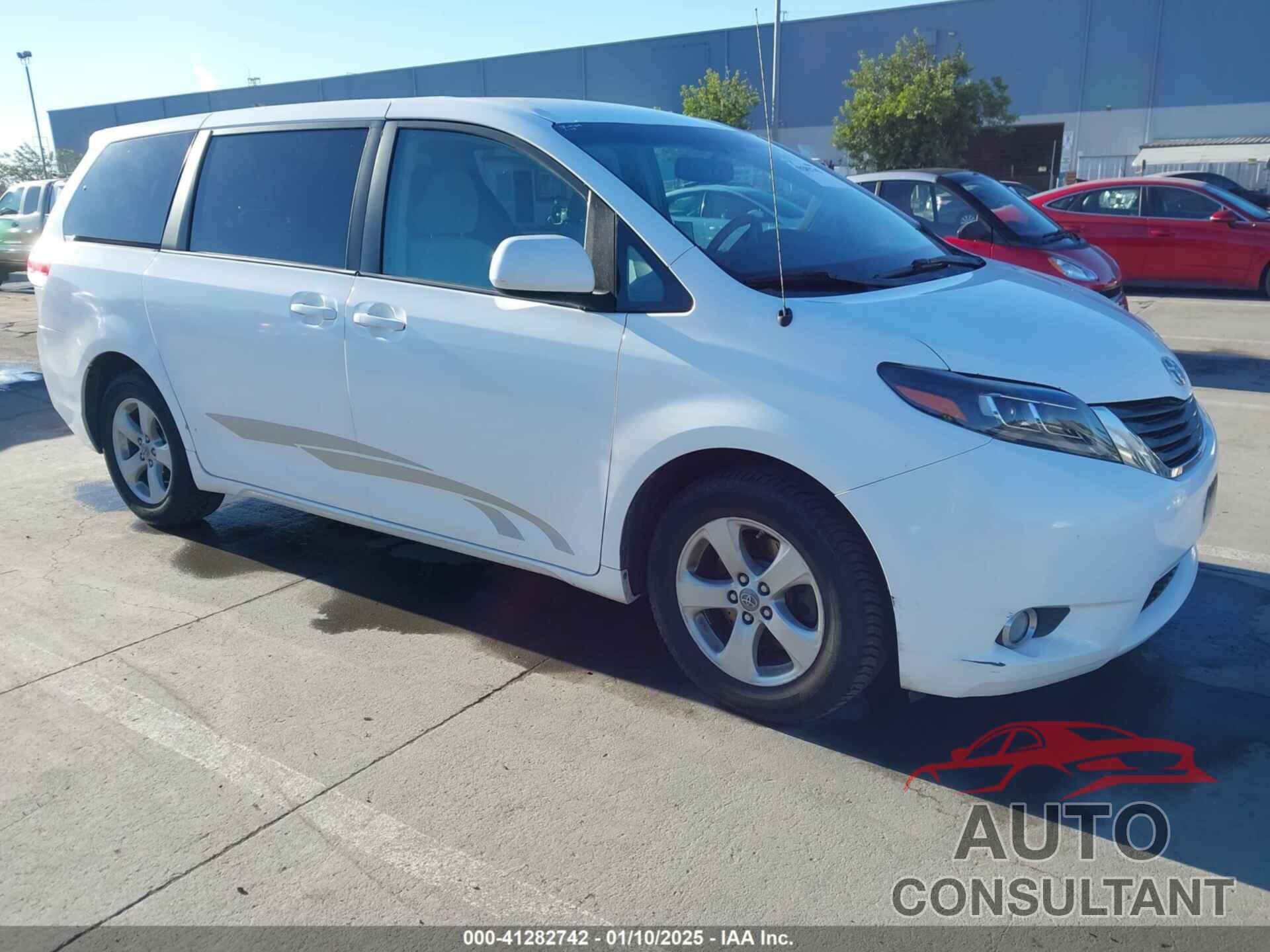 TOYOTA SIENNA 2011 - 5TDKA3DC0BS005341