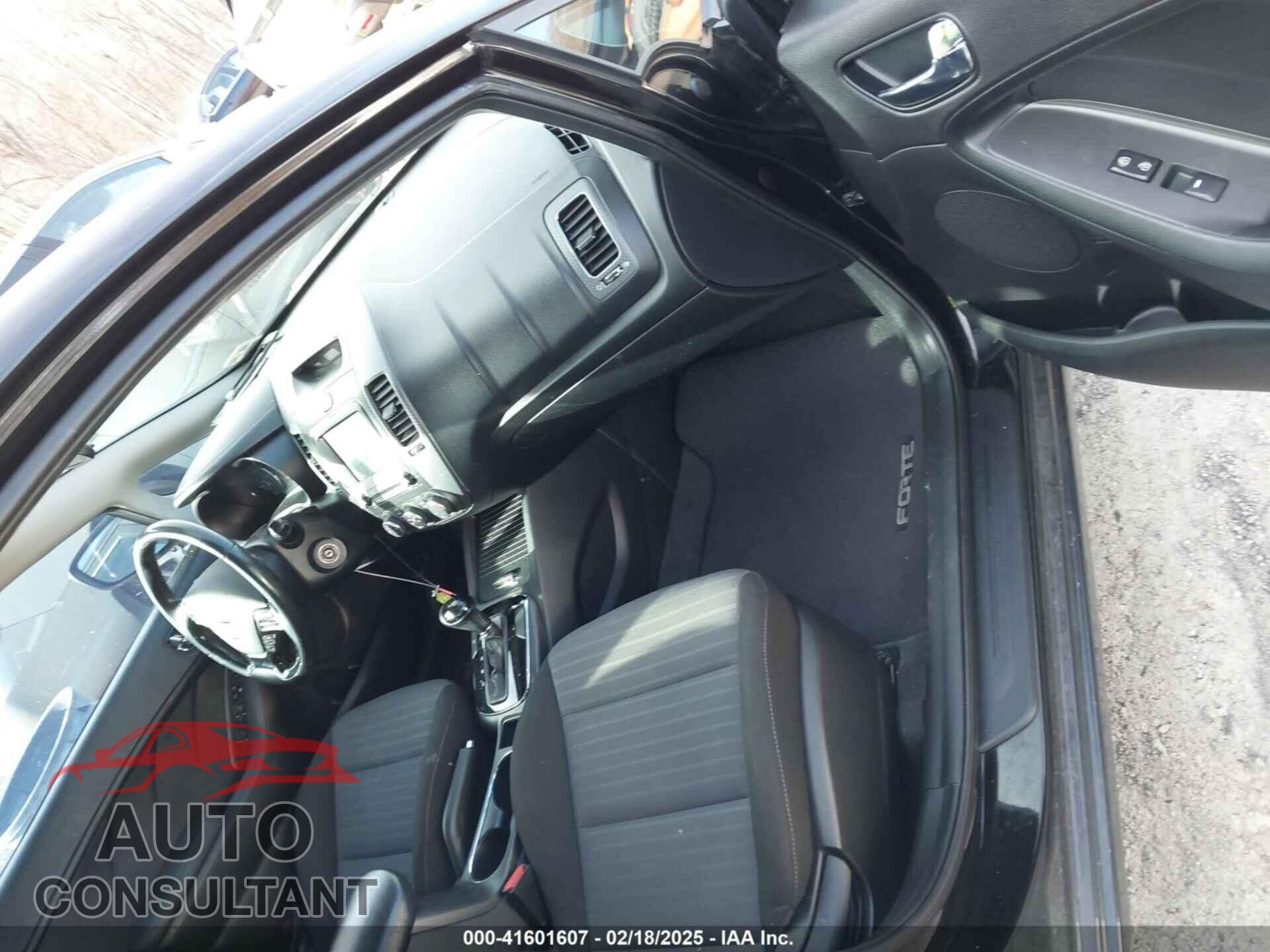 KIA FORTE 2017 - 3KPFL4A71HE055743