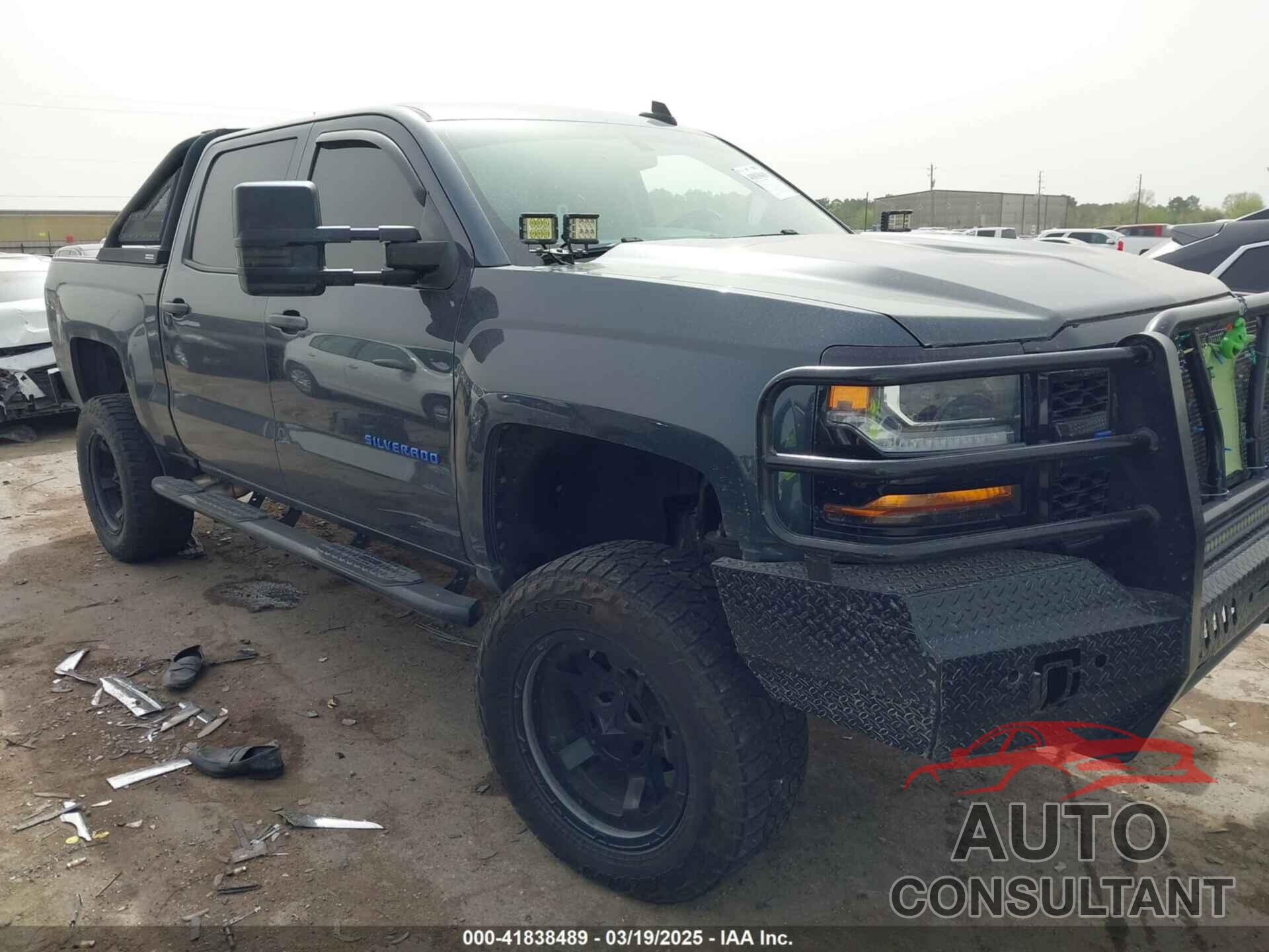 CHEVROLET SILVERADO 1500 2018 - 3GCUKNEC8JG267413