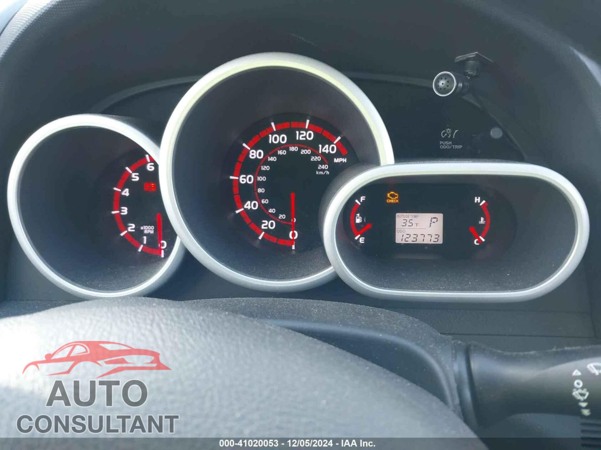 TOYOTA MATRIX 2010 - 2T1LE4EE5AC014865