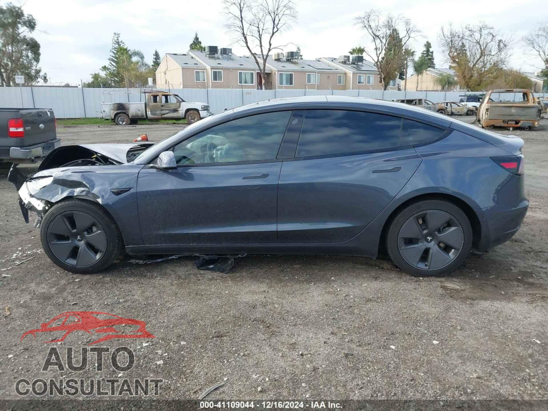 TESLA MODEL 3 2022 - 5YJ3E1EA4NF374433