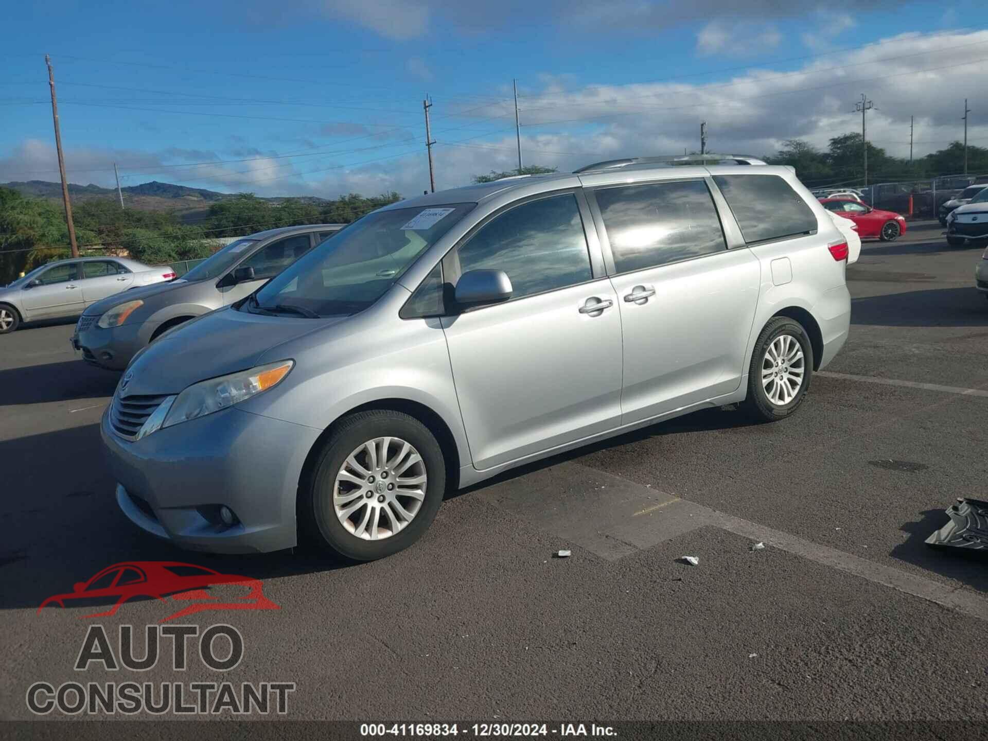 TOYOTA SIENNA 2015 - 5TDYK3DC3FS555906