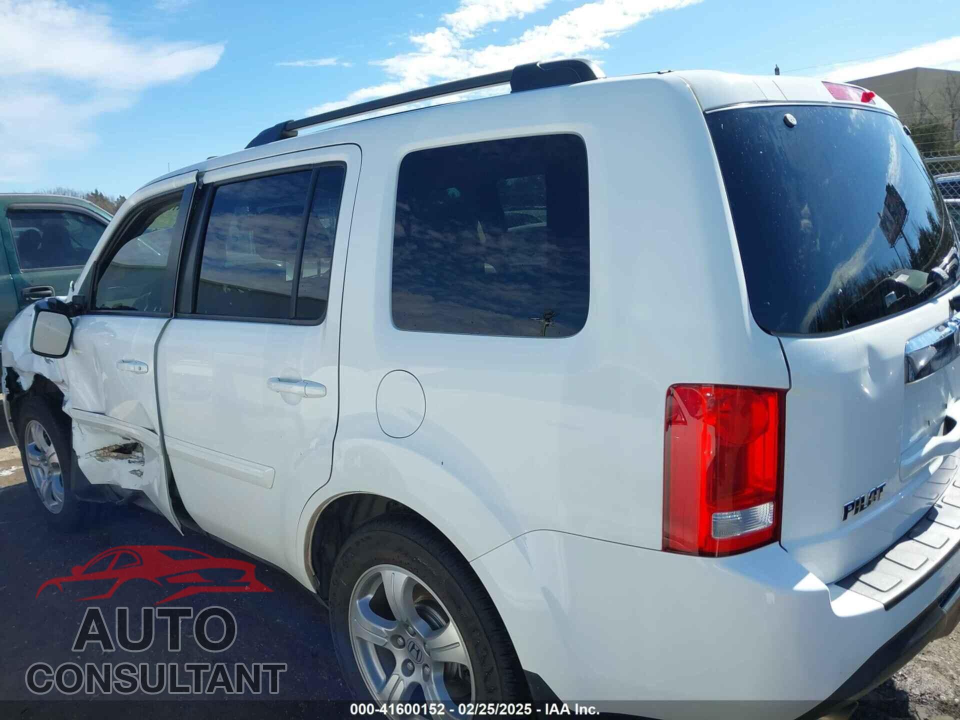 HONDA PILOT 2015 - 5FNYF4H56FB061209
