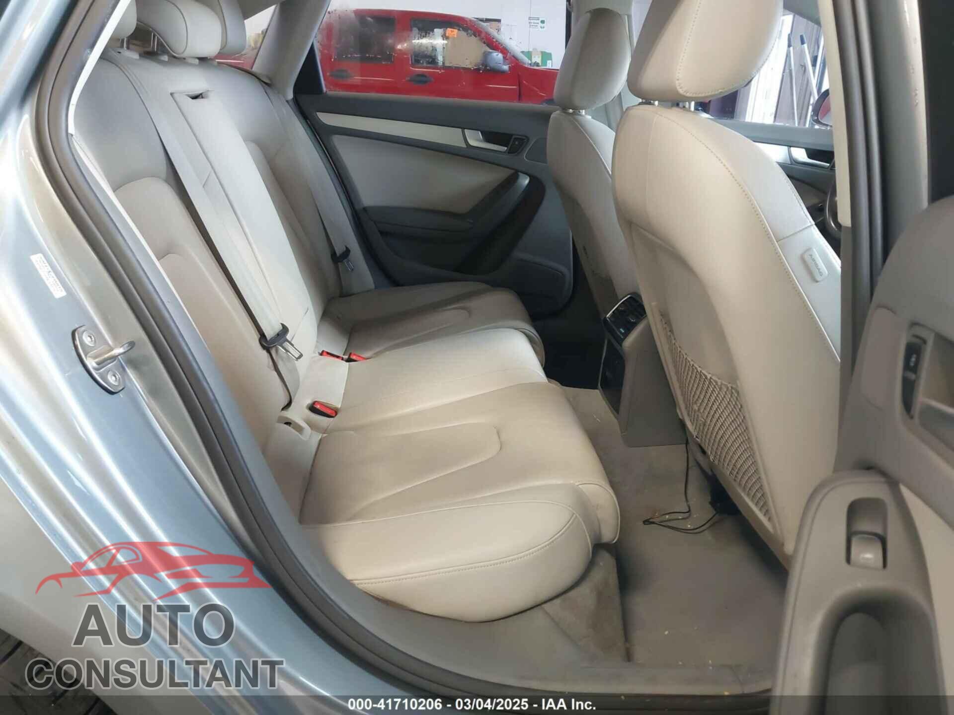 AUDI A4 2011 - WAUFFAFLXBN034207