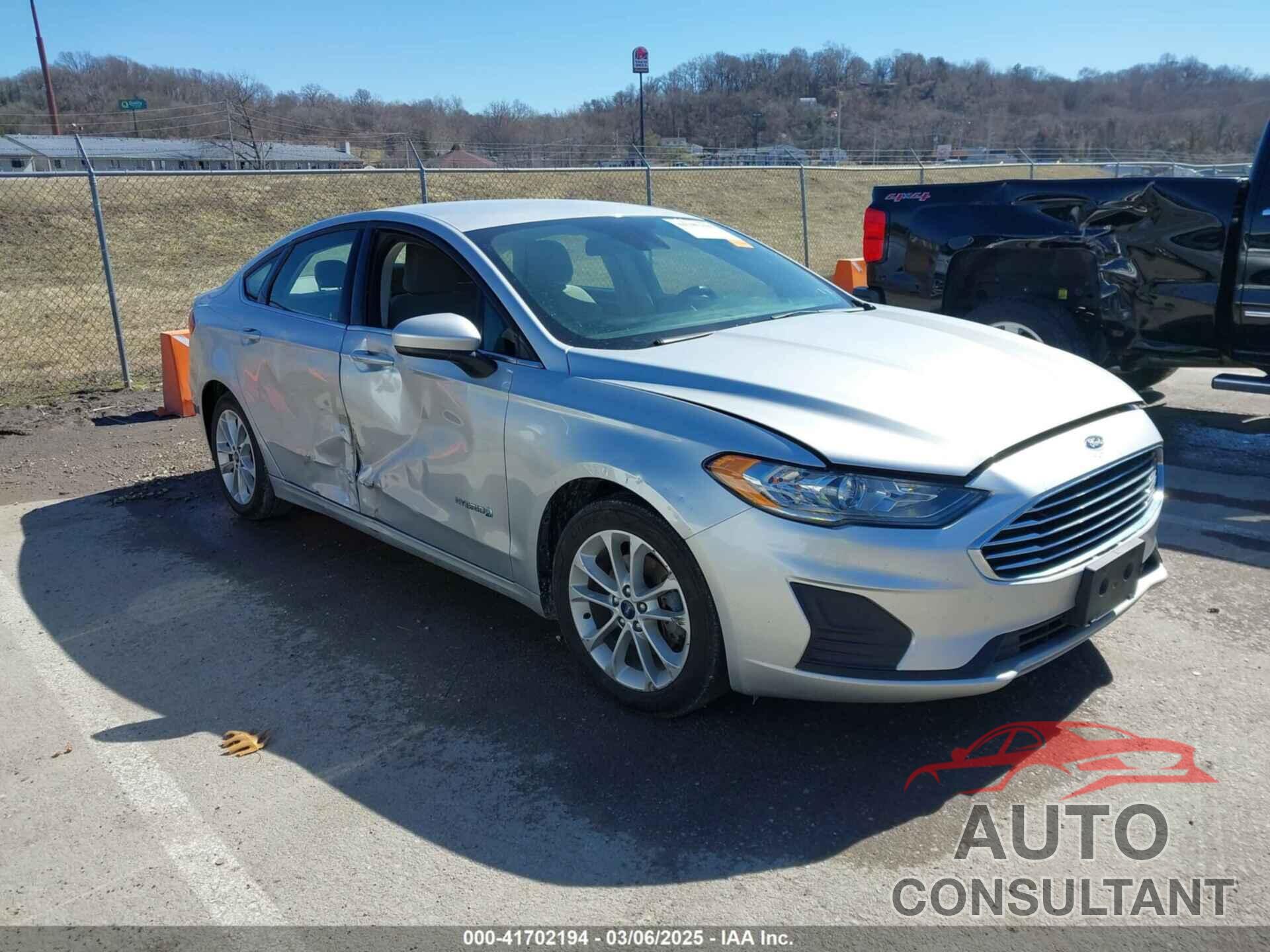 FORD FUSION HYBRID 2019 - 3FA6P0LU1KR107586