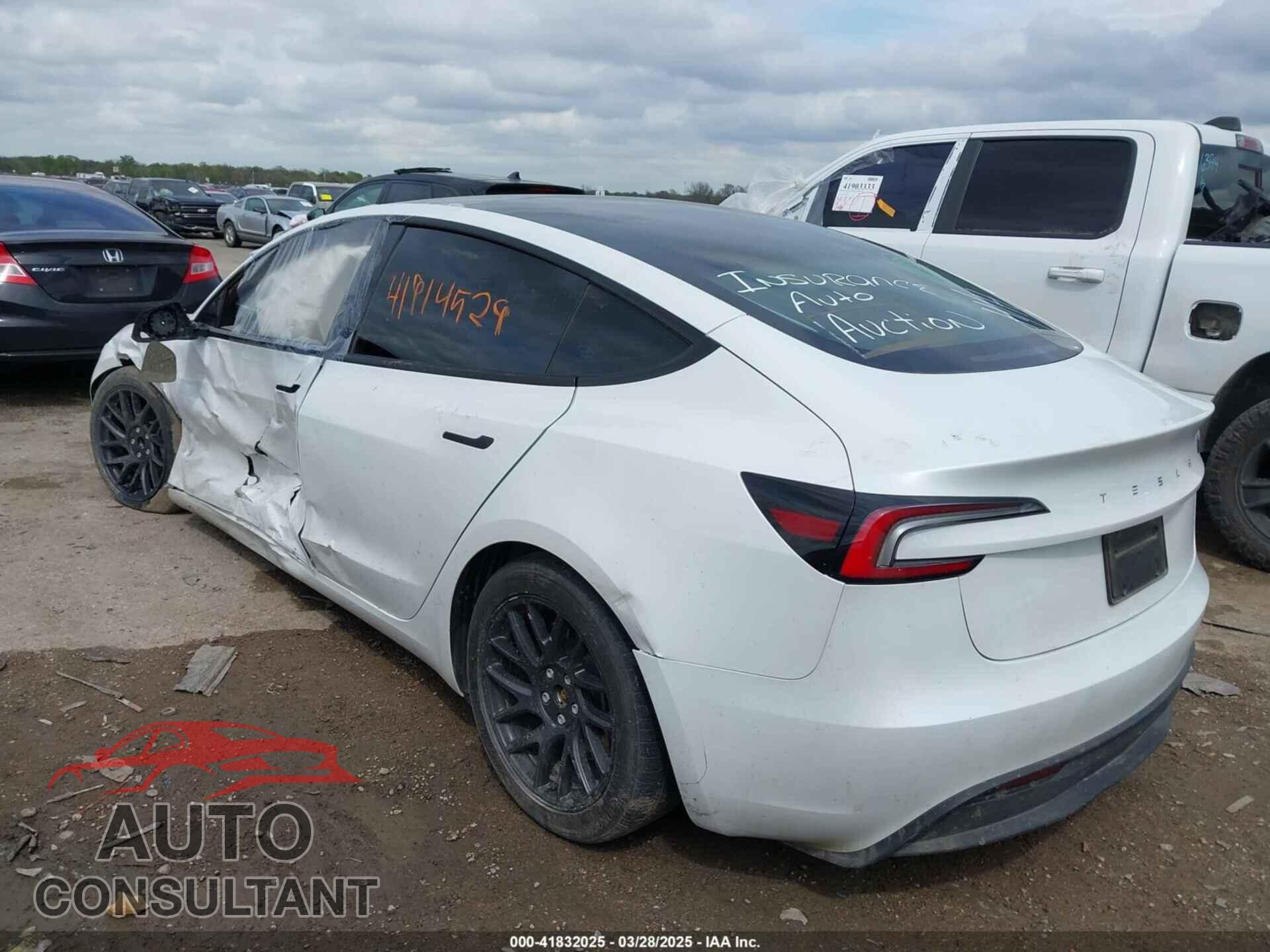 TESLA MODEL 3 2024 - 5YJ3E1EA2RF731663