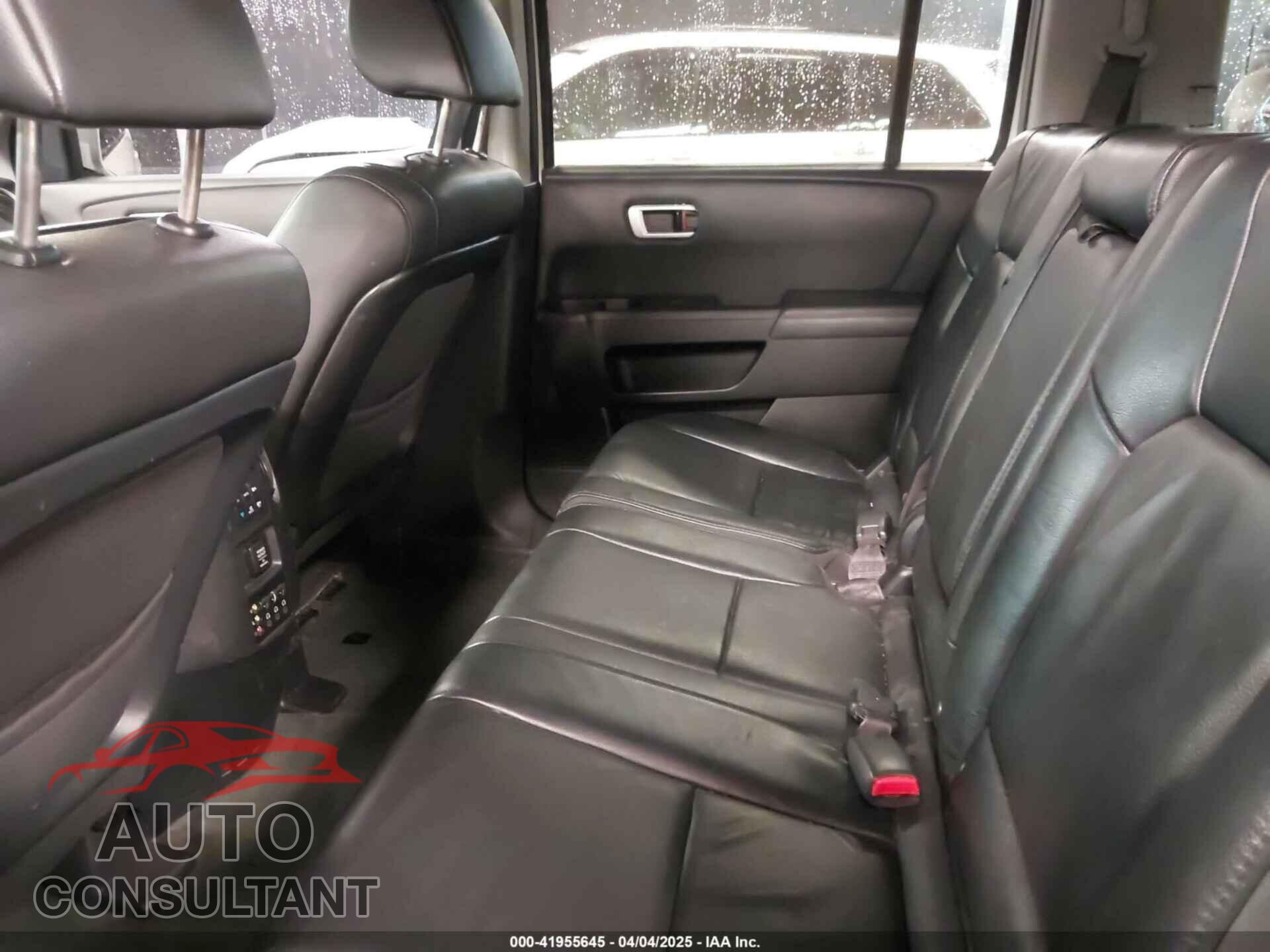 HONDA PILOT 2015 - 5FNYF4H98FB001841
