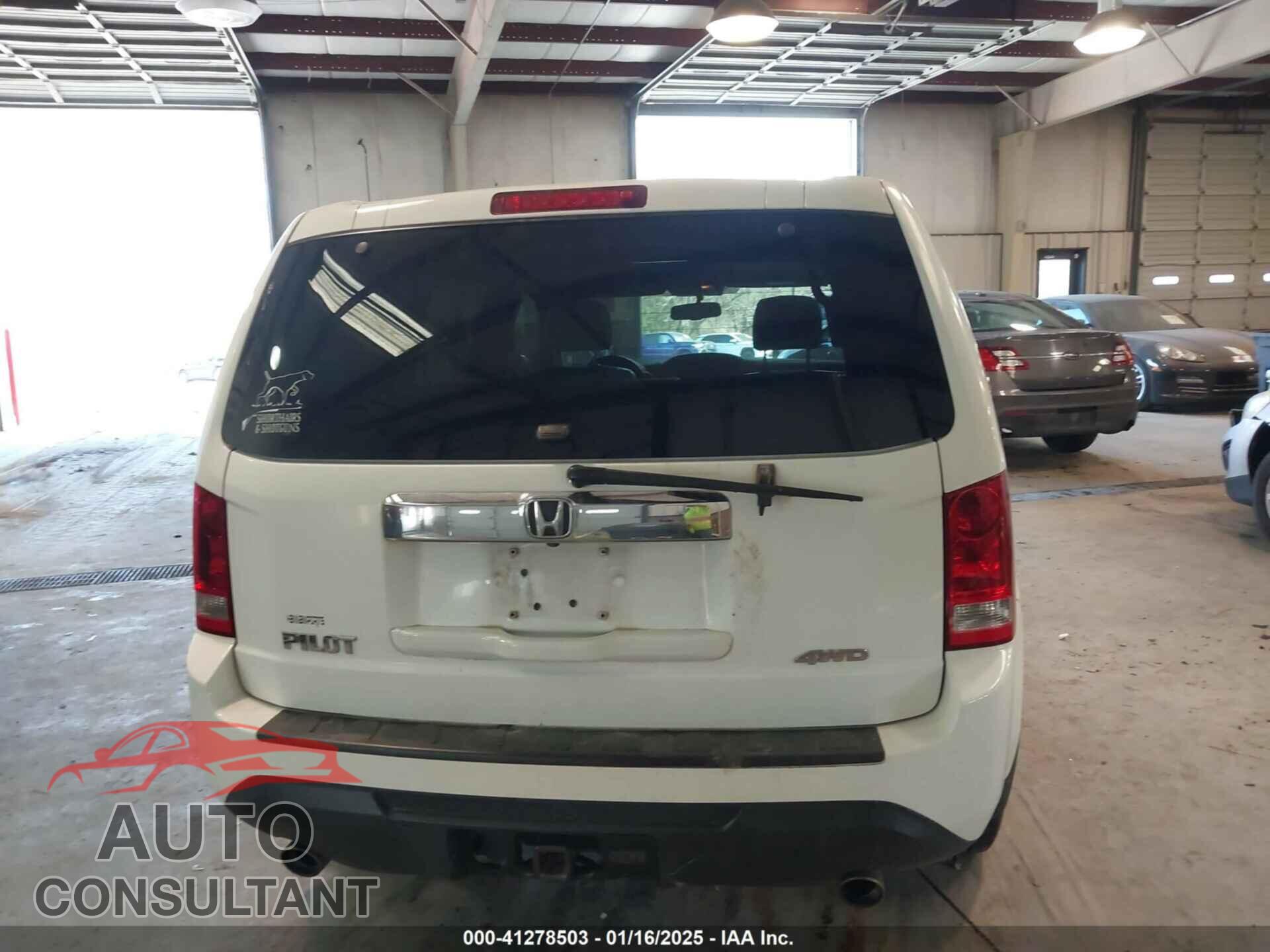 HONDA PILOT 2015 - 5FNYF4H58FB023464