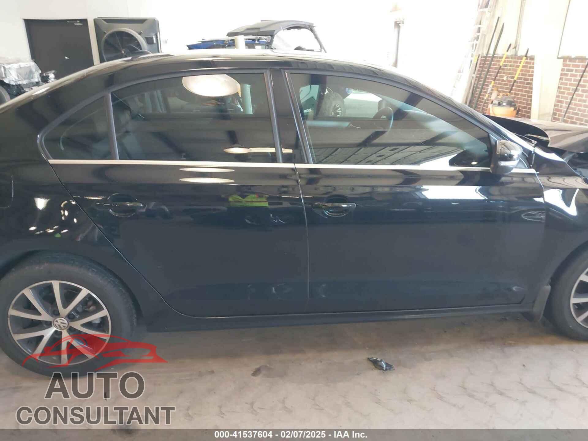 VOLKSWAGEN JETTA 2017 - 3VWDB7AJ8HM407744