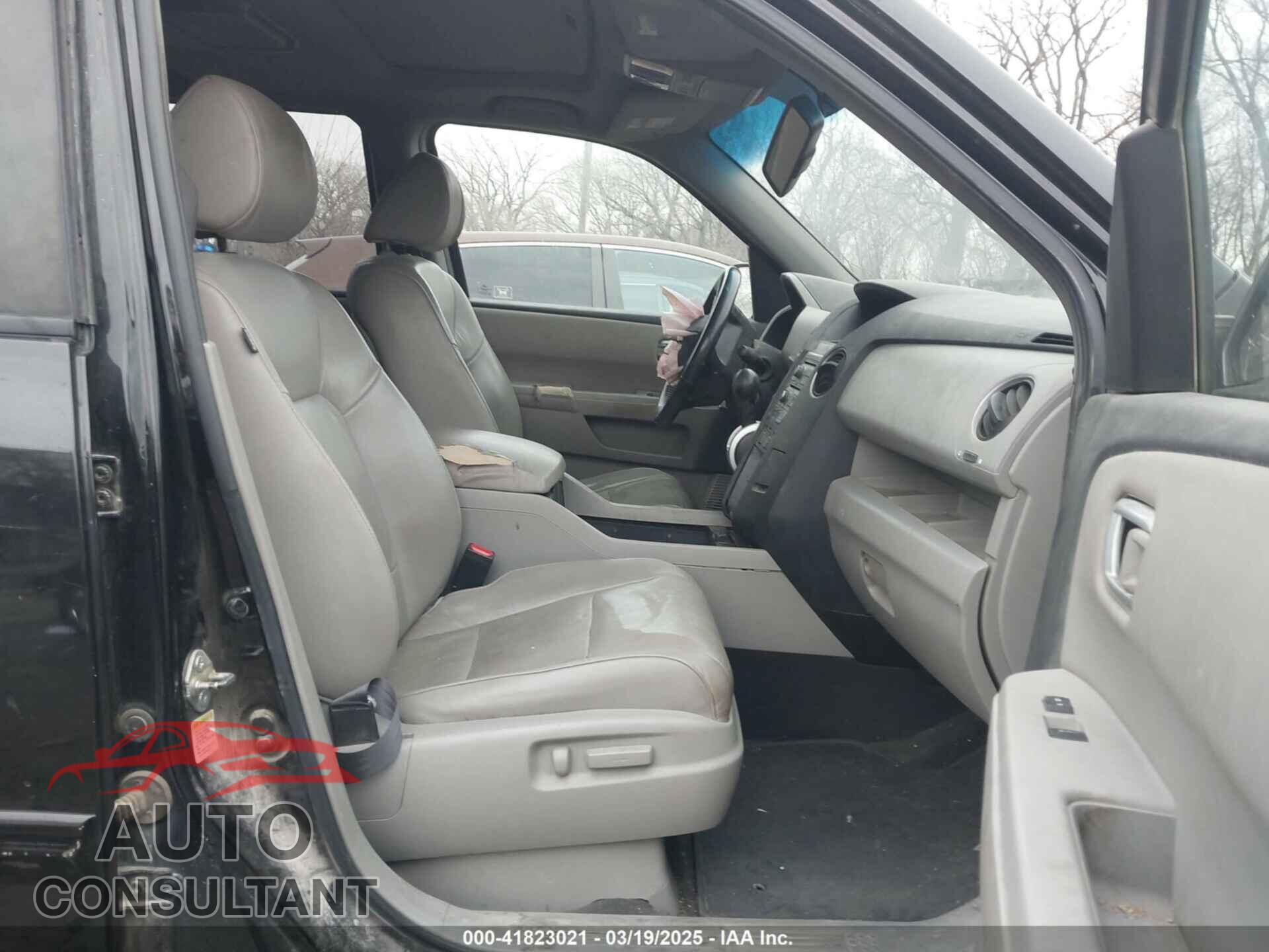HONDA PILOT 2011 - 5FNYF4H61BB010963