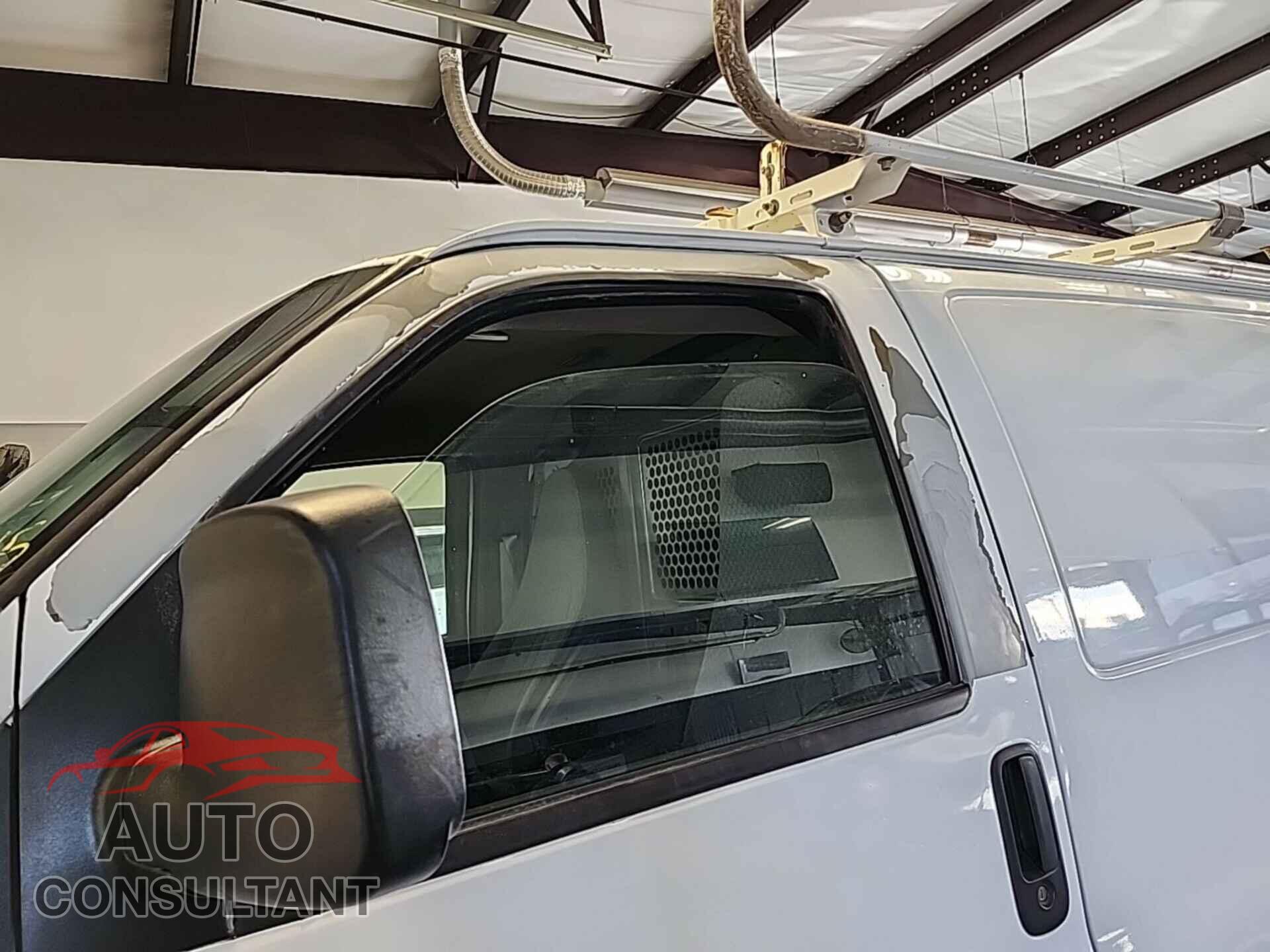 CHEVROLET EXPRESS 2500 2010 - 1GCZGFBA9A1156223