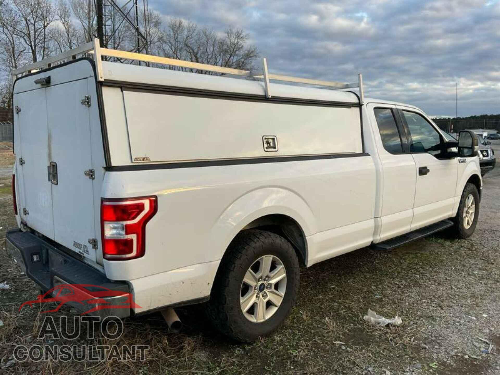 FORD F-150 2018 - 1FTFX1C52JKF08060
