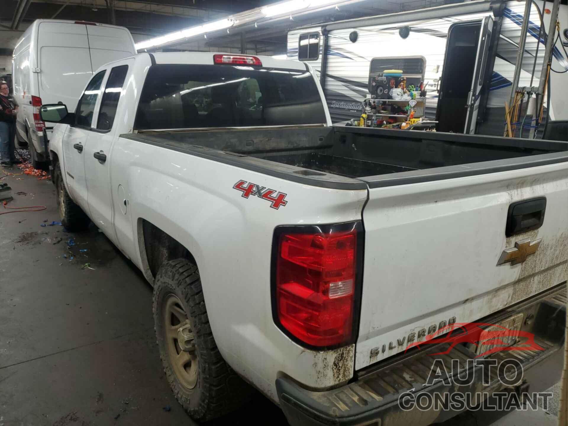 CHEVROLET SILVERADO 1500 2015 - 1GCVKPEH0FZ388696