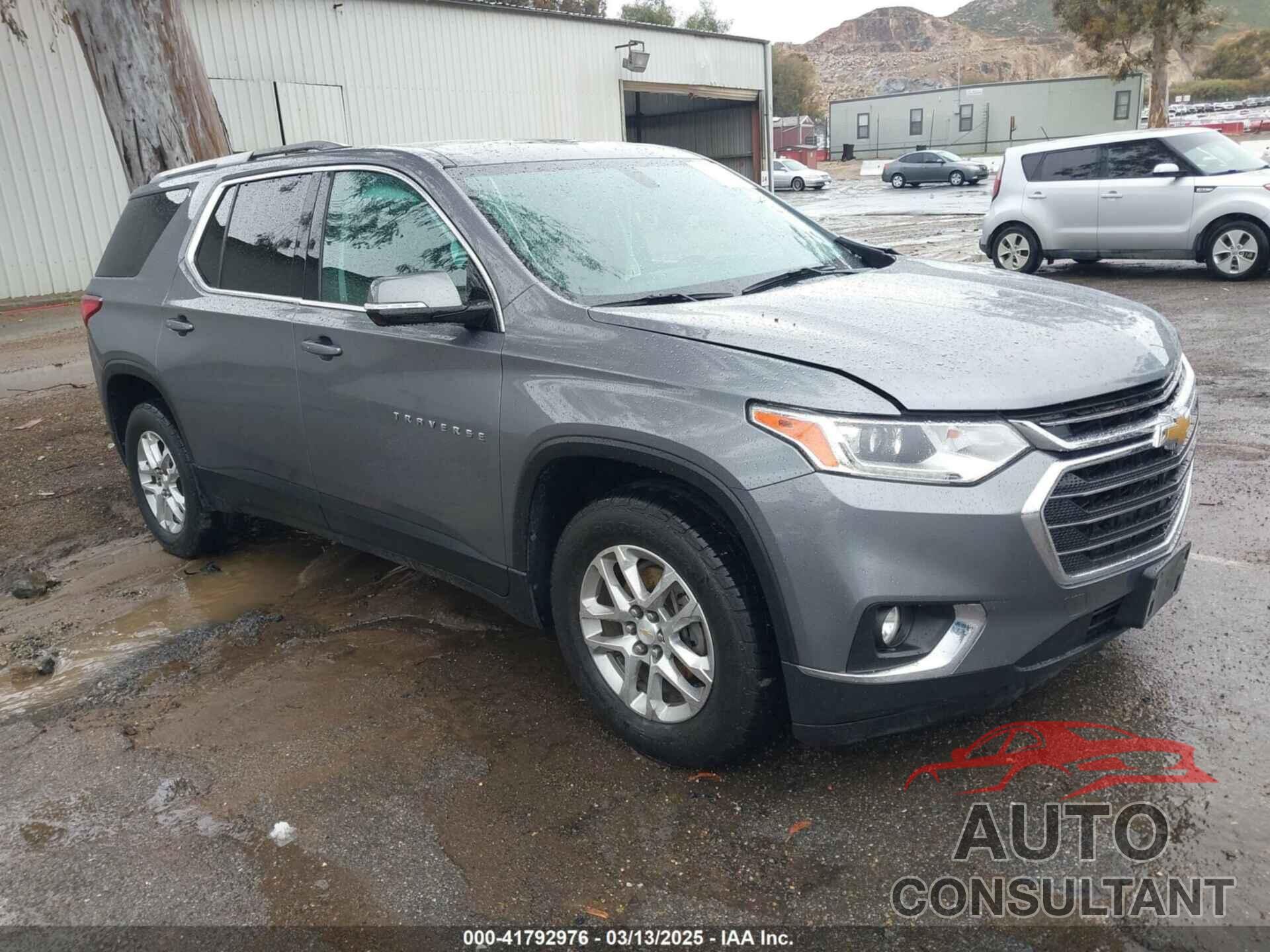 CHEVROLET TRAVERSE 2018 - 1GNERGKW8JJ220611