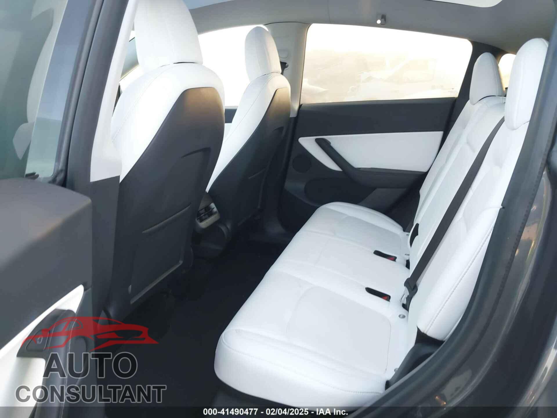 TESLA MODEL Y 2021 - 5YJYGDED4MF121963