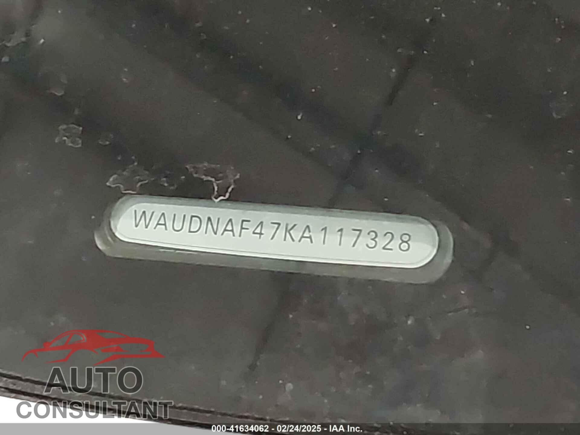 AUDI A4 2019 - WAUDNAF47KA117328