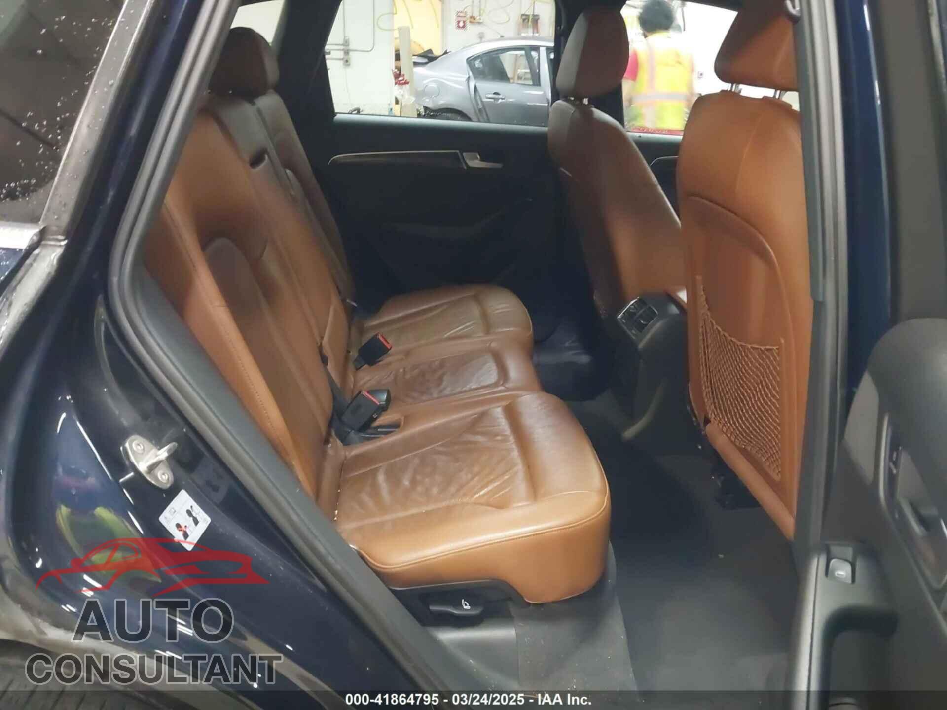 AUDI Q5 2011 - WA1DKAFP4BA028879