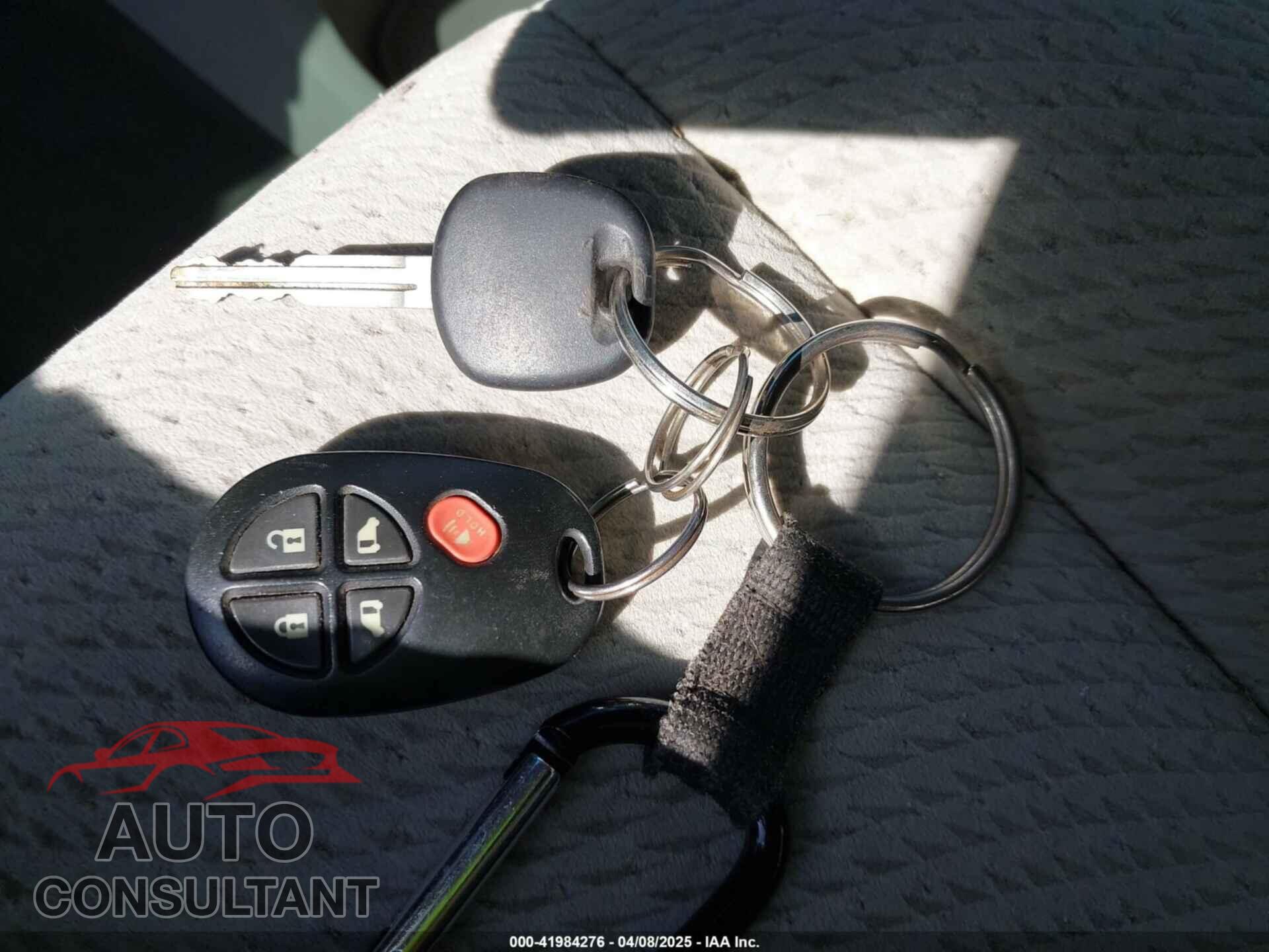TOYOTA SIENNA 2013 - 5TDJK3DC8DS054928