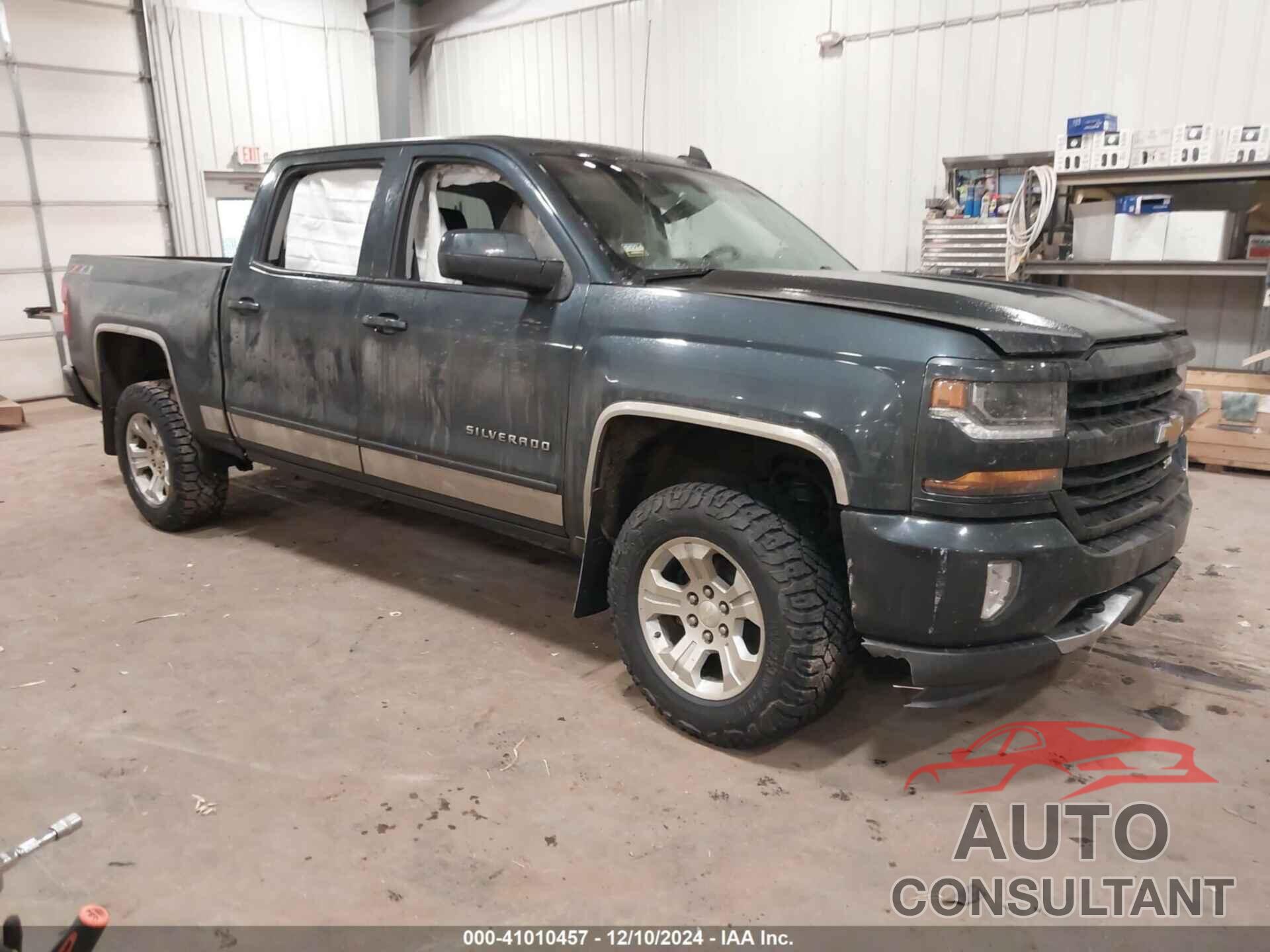 CHEVROLET SILVERADO 1500 2018 - 3GCUKREC8JG302572