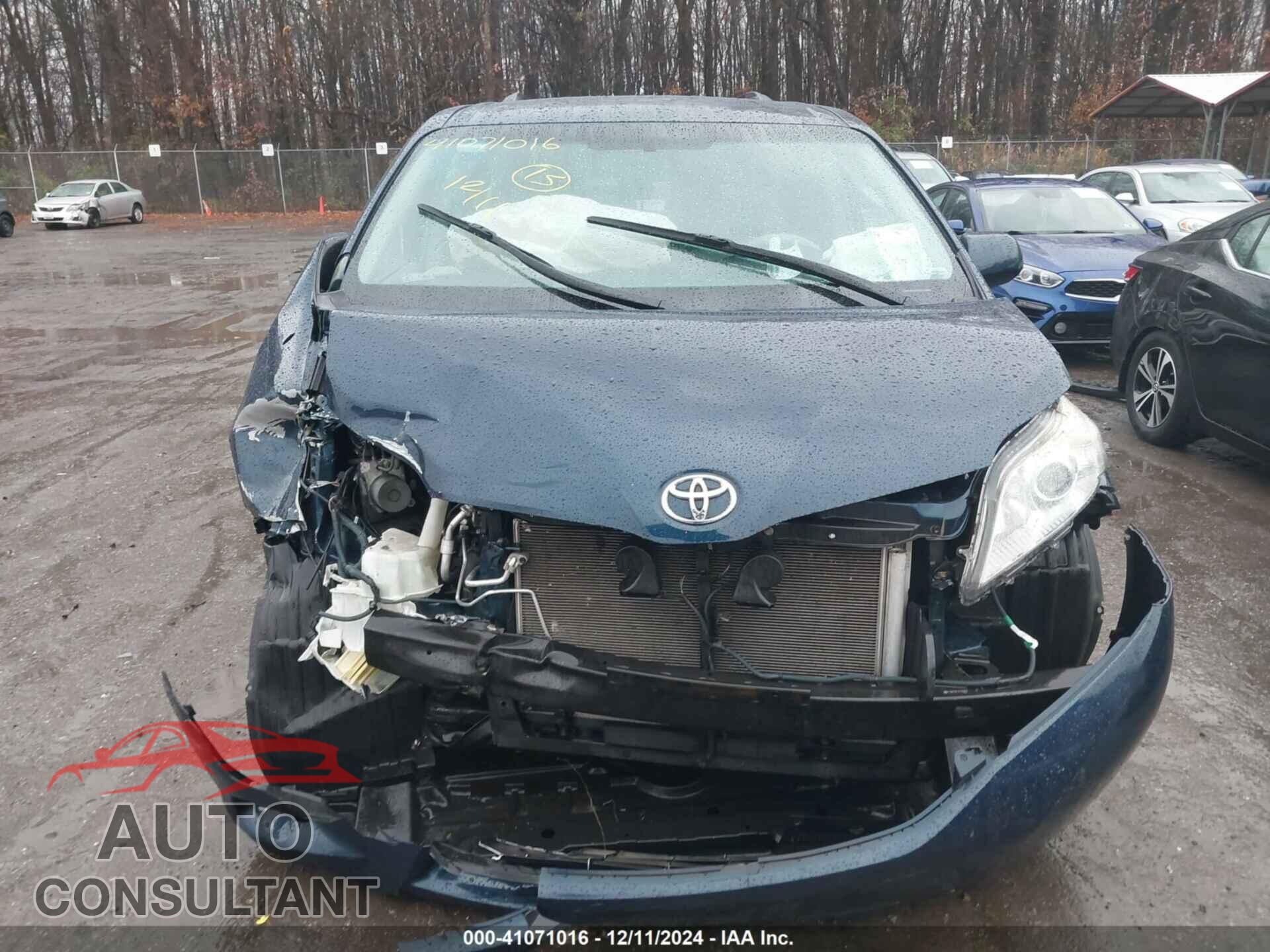 TOYOTA SIENNA 2012 - 5TDKK3DC3CS200879