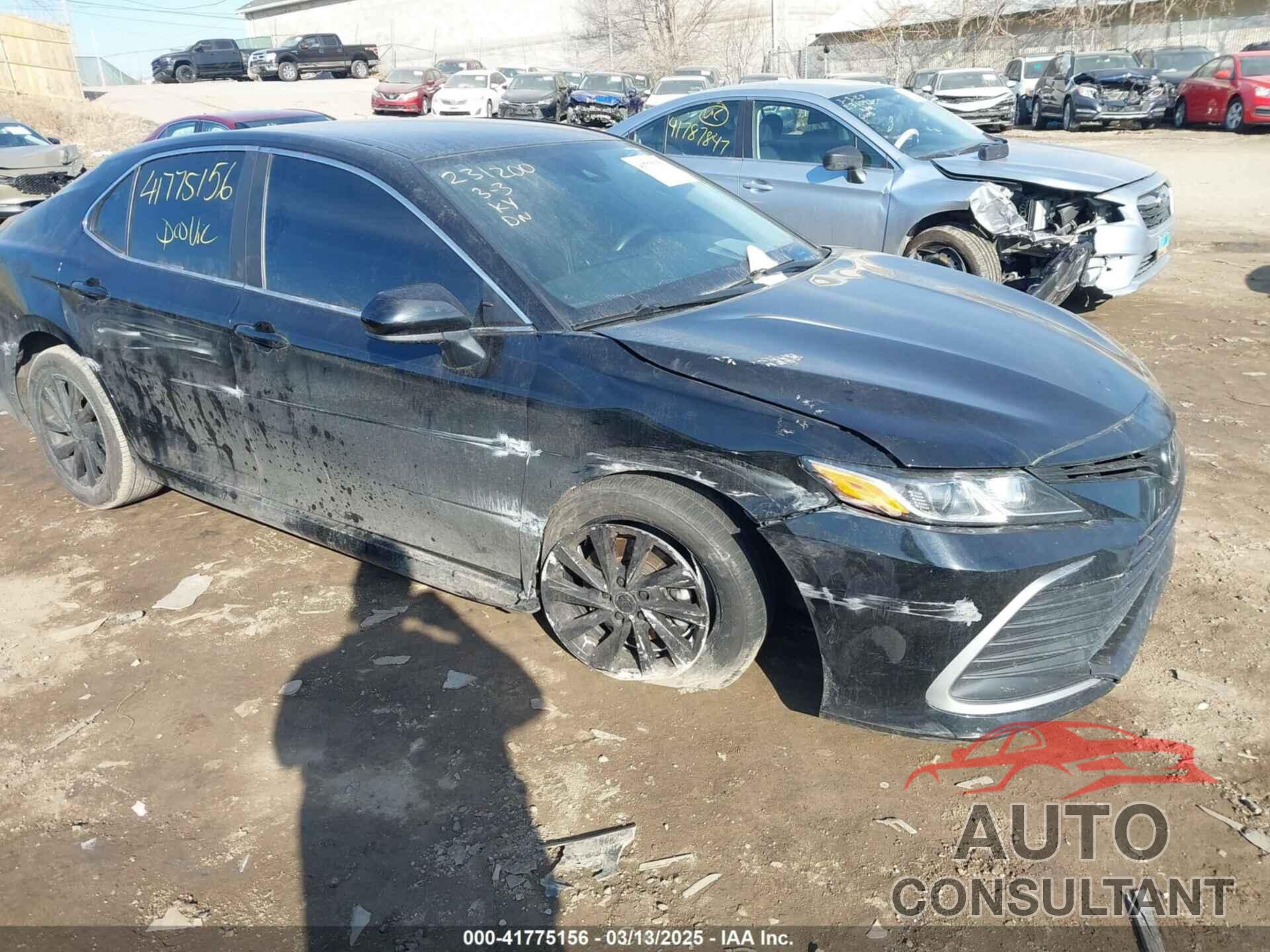 TOYOTA CAMRY 2022 - 4T1C11AK9NU651848